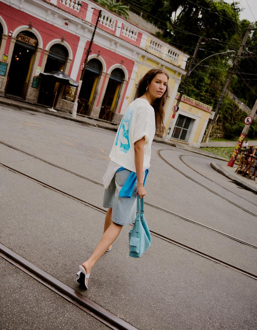 Boxy T-Shirt mit Print-Grbrochenes Weiss