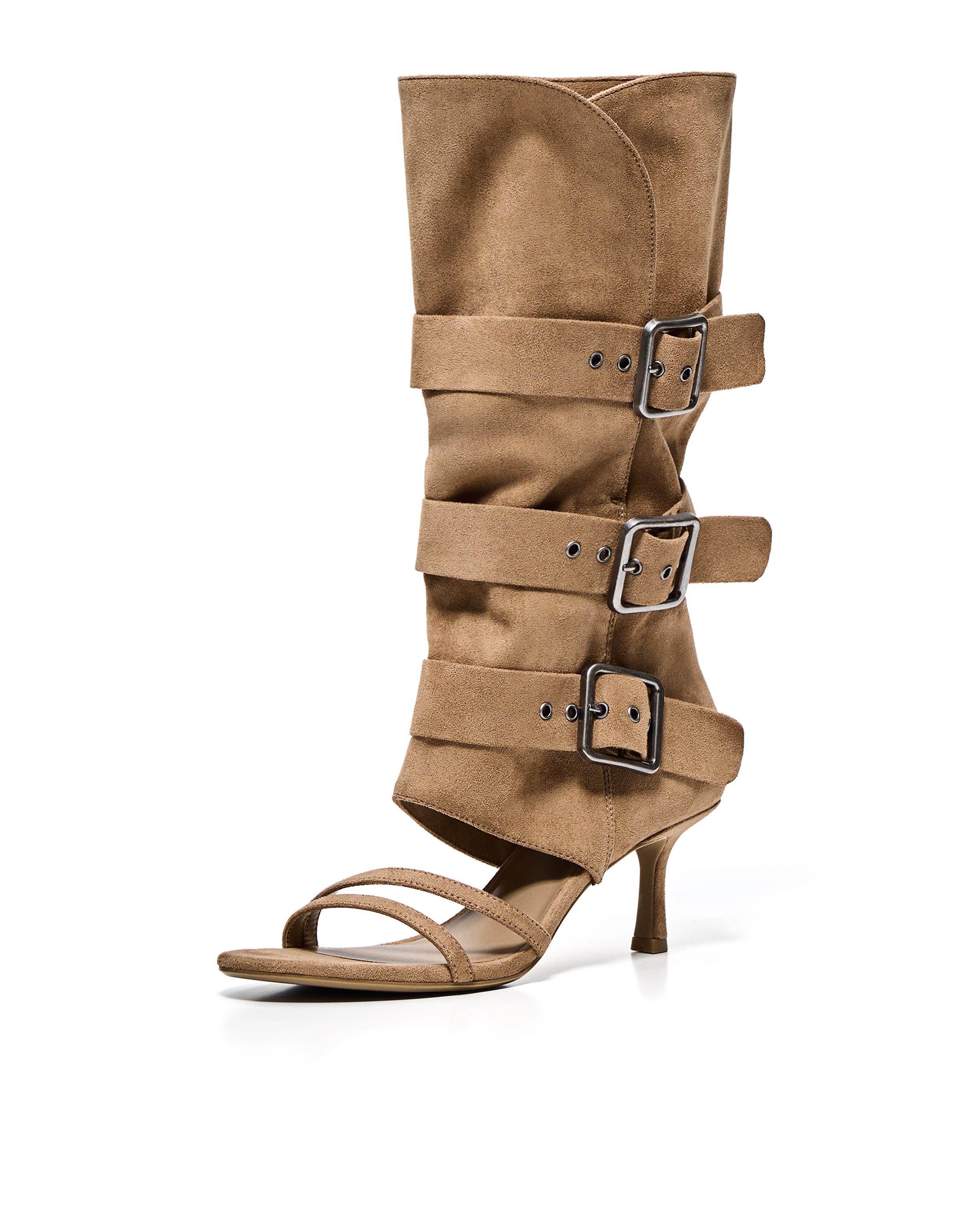 Heeled trousers sandals with buckles — BEIGE