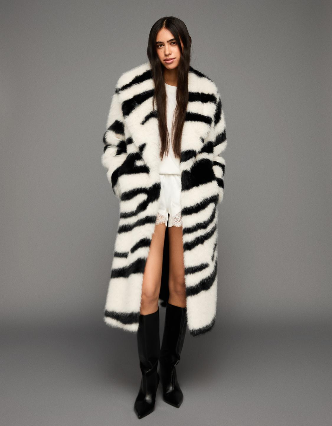 Casaco efeito de pelo animal print