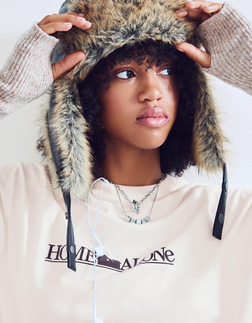 Oversize-T-Shirt mit Home Alone Print und kurzen Ärmeln-Grbrochenes Weiss