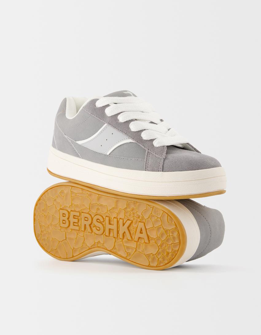 Sepatu kets skater suede terbelah BSK Teen Bershka