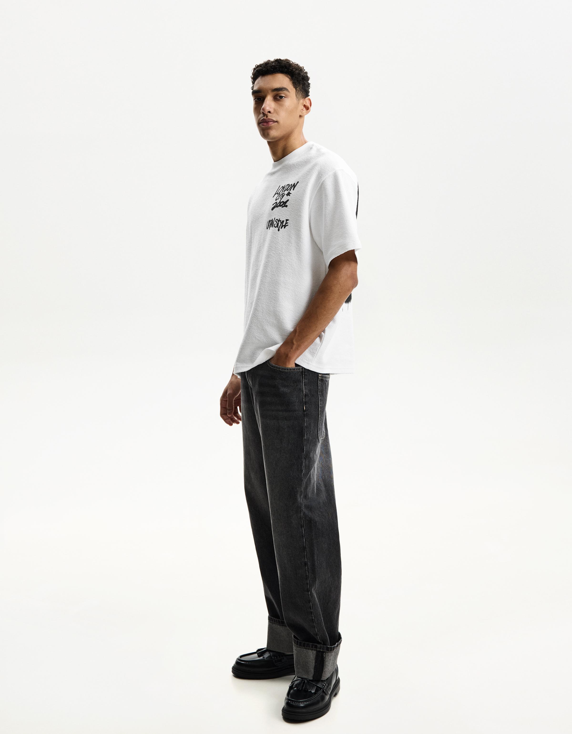 Printed short sleeve plush T-shirt - T-shirts - Men | Bershka