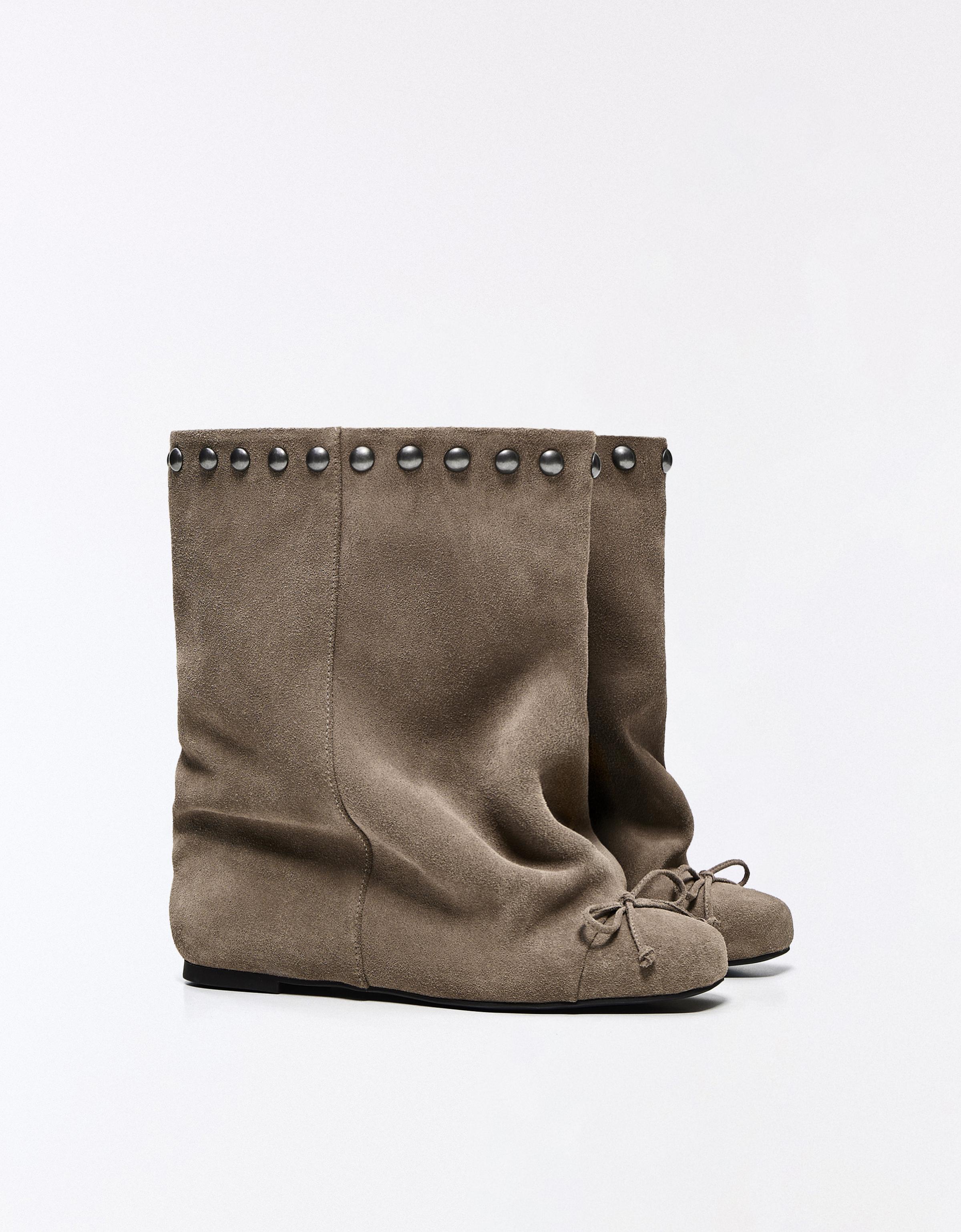 Leather flat ankle boots with wide shaft and studs — TAUPE