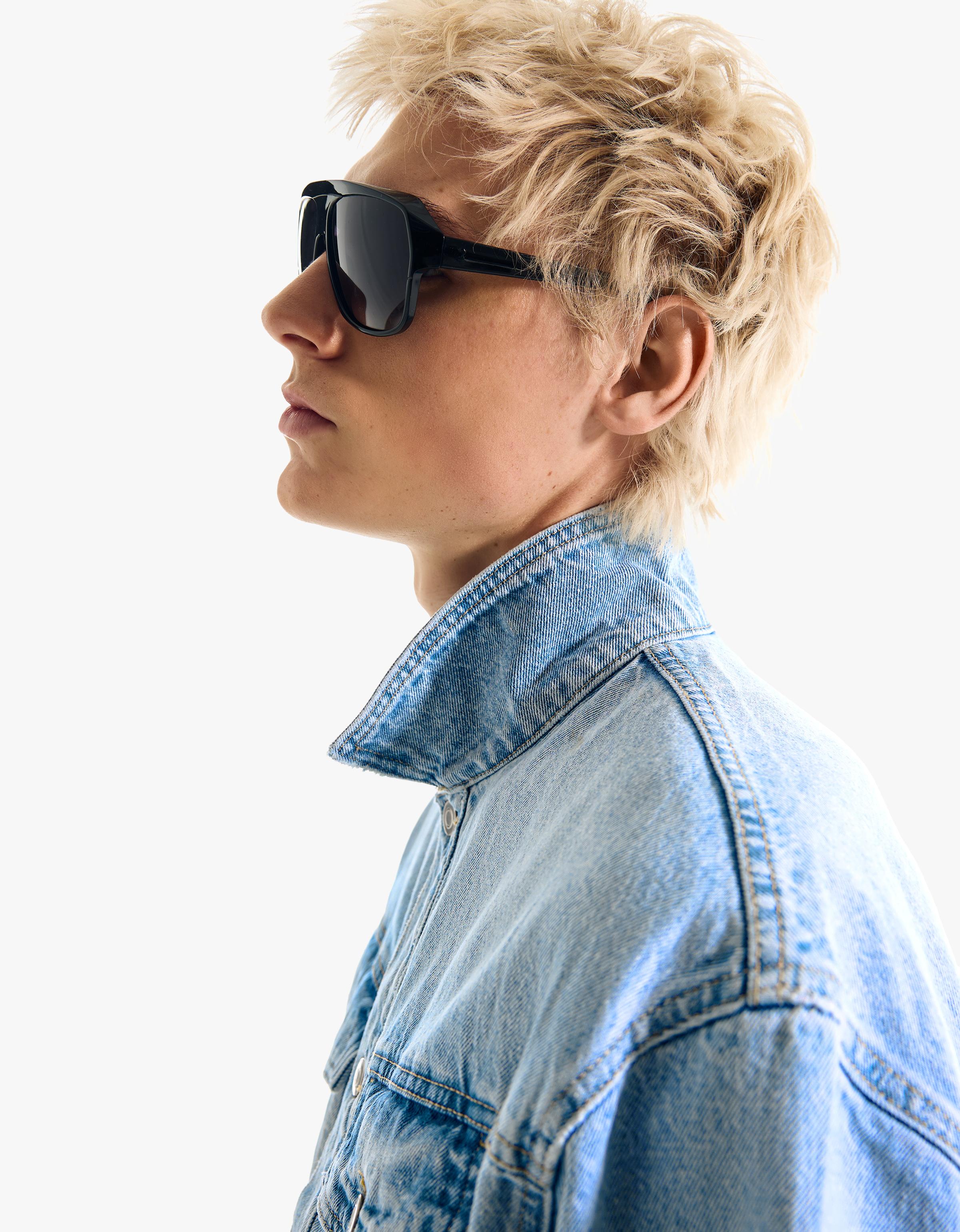 Denim jacket — Light blue