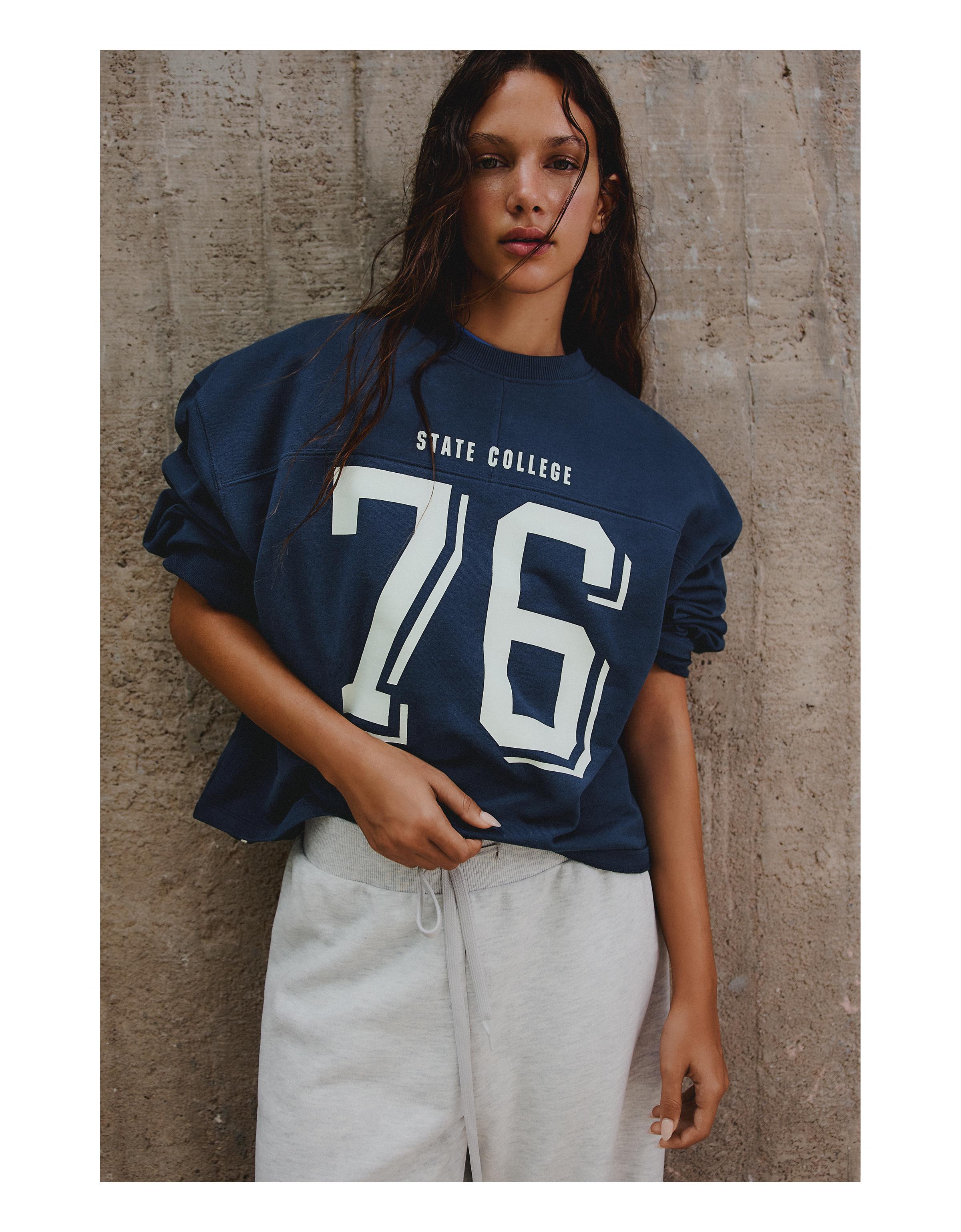 Printed round neck sweatshirt — Navy