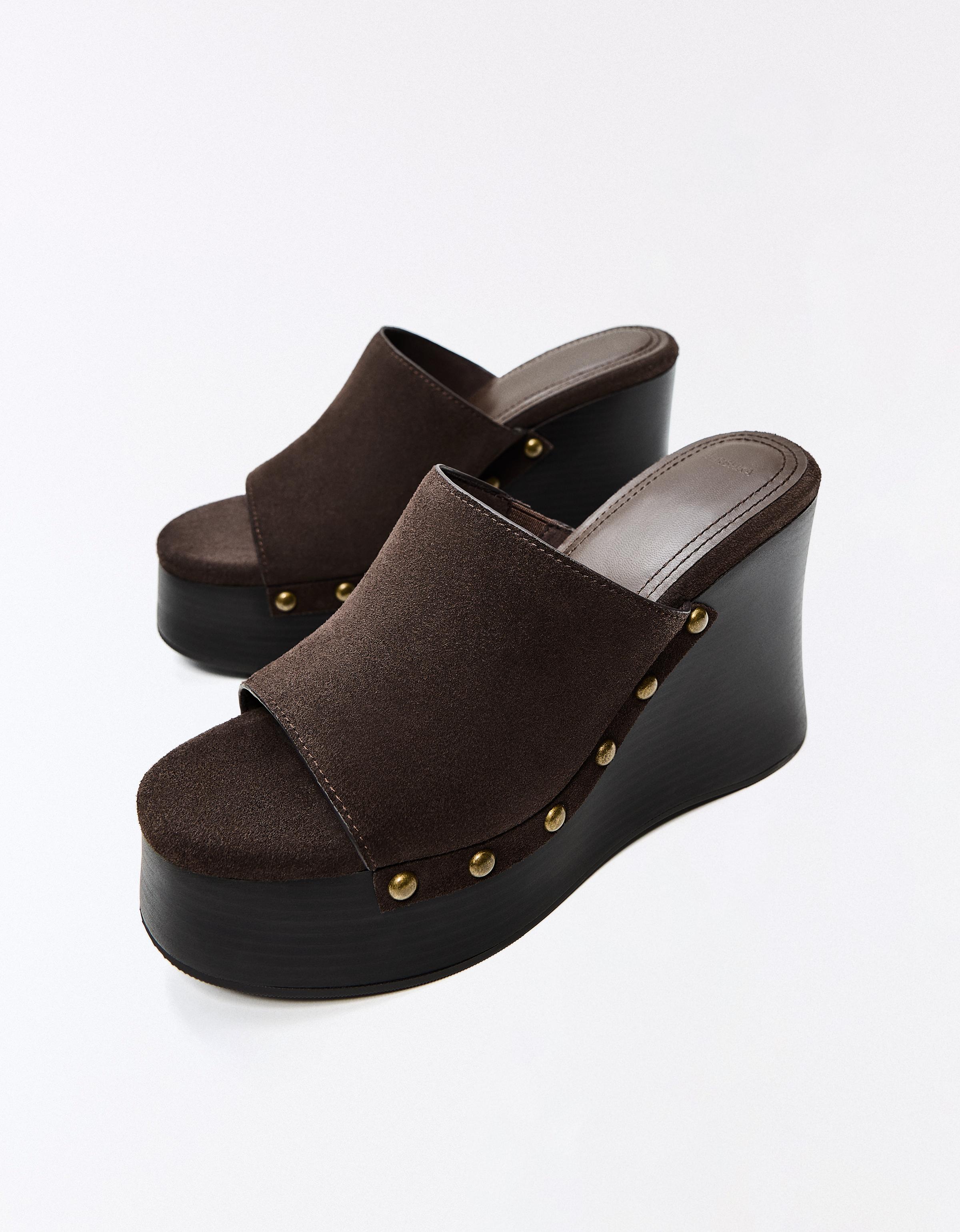 Leather wedge with stud detail — Brown