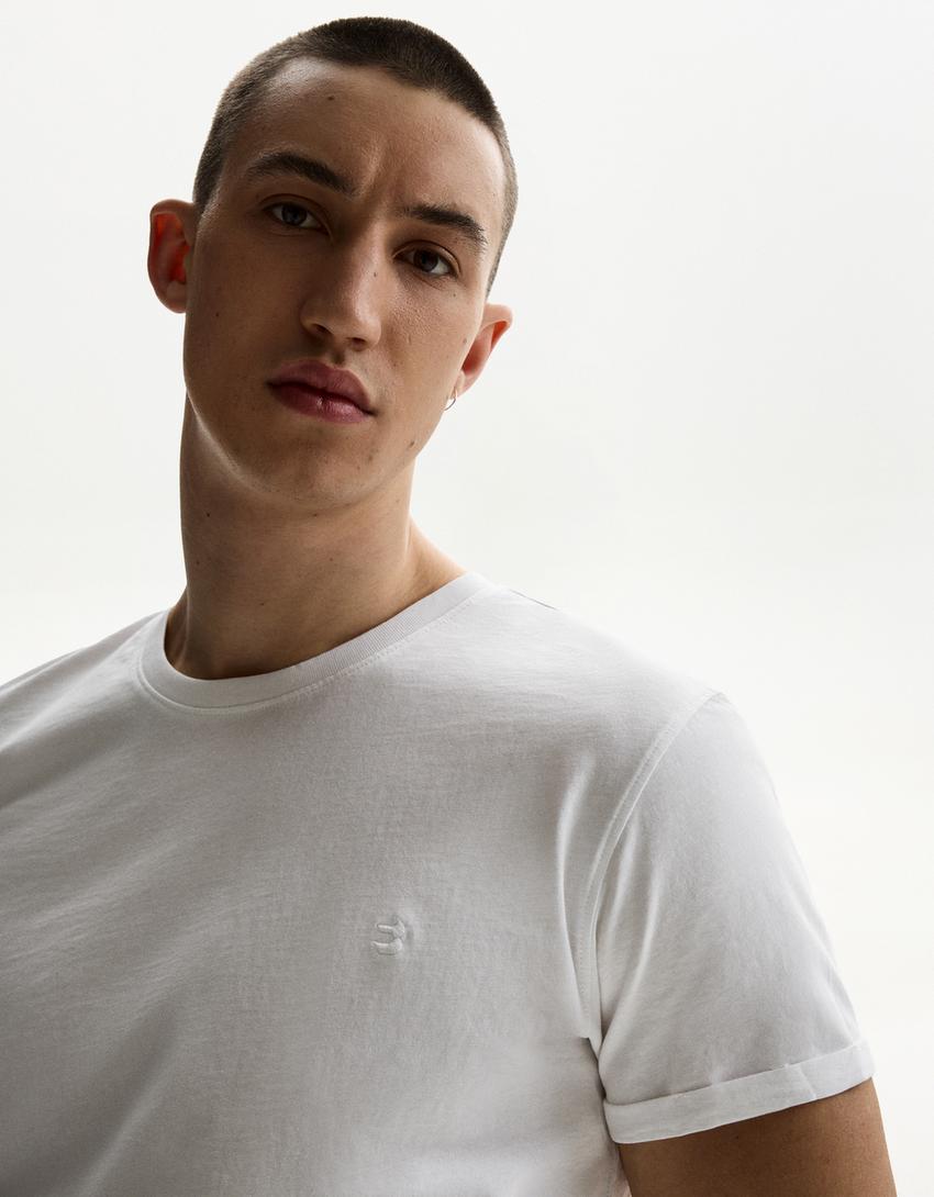 Embroidered short sleeve roll-up T-shirt-White