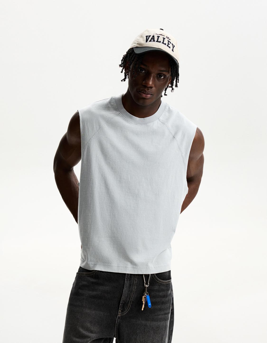 توب دون أكمام