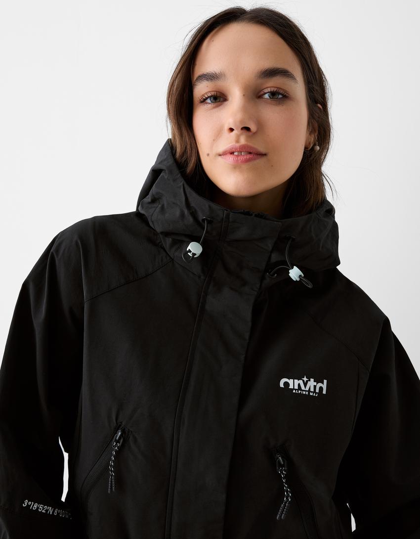 Blusão técnico leve capuz-Preto-2