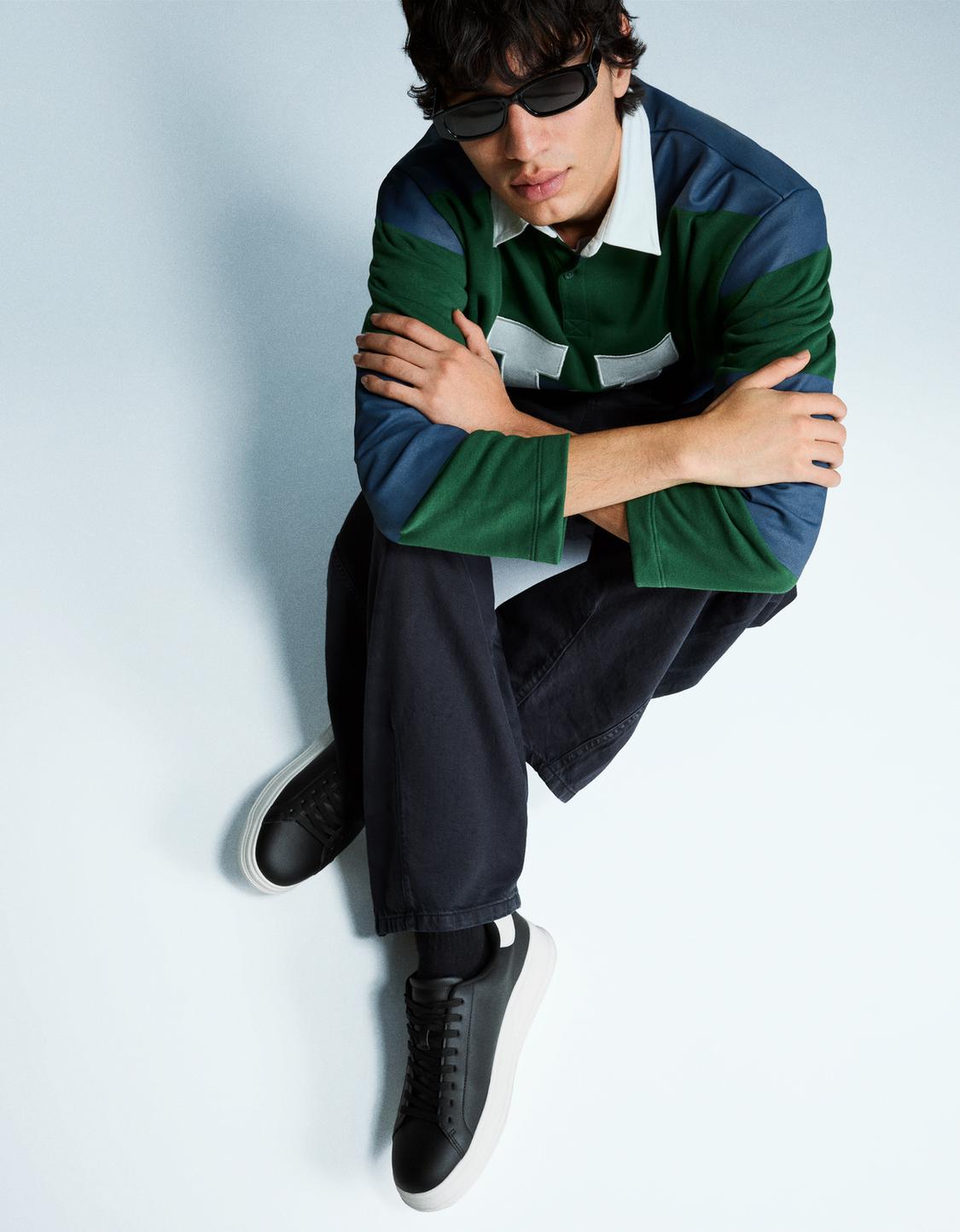 Minimalist lace-up trainers