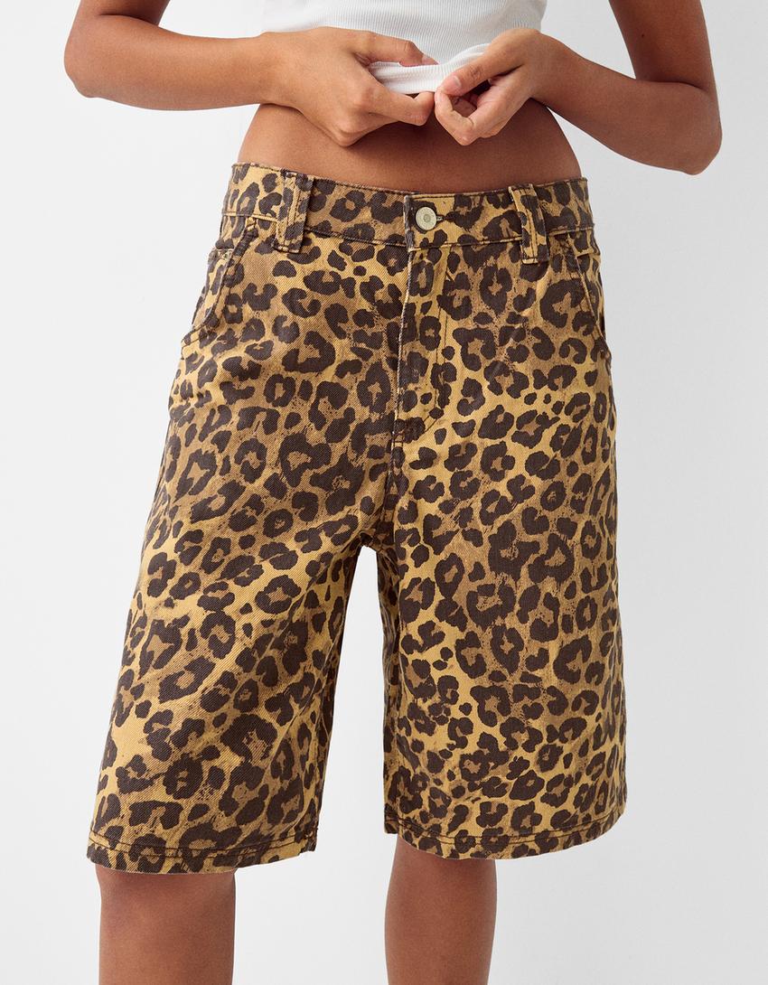 Calções bermuda de sarja com estampado animal-Caramelo-6