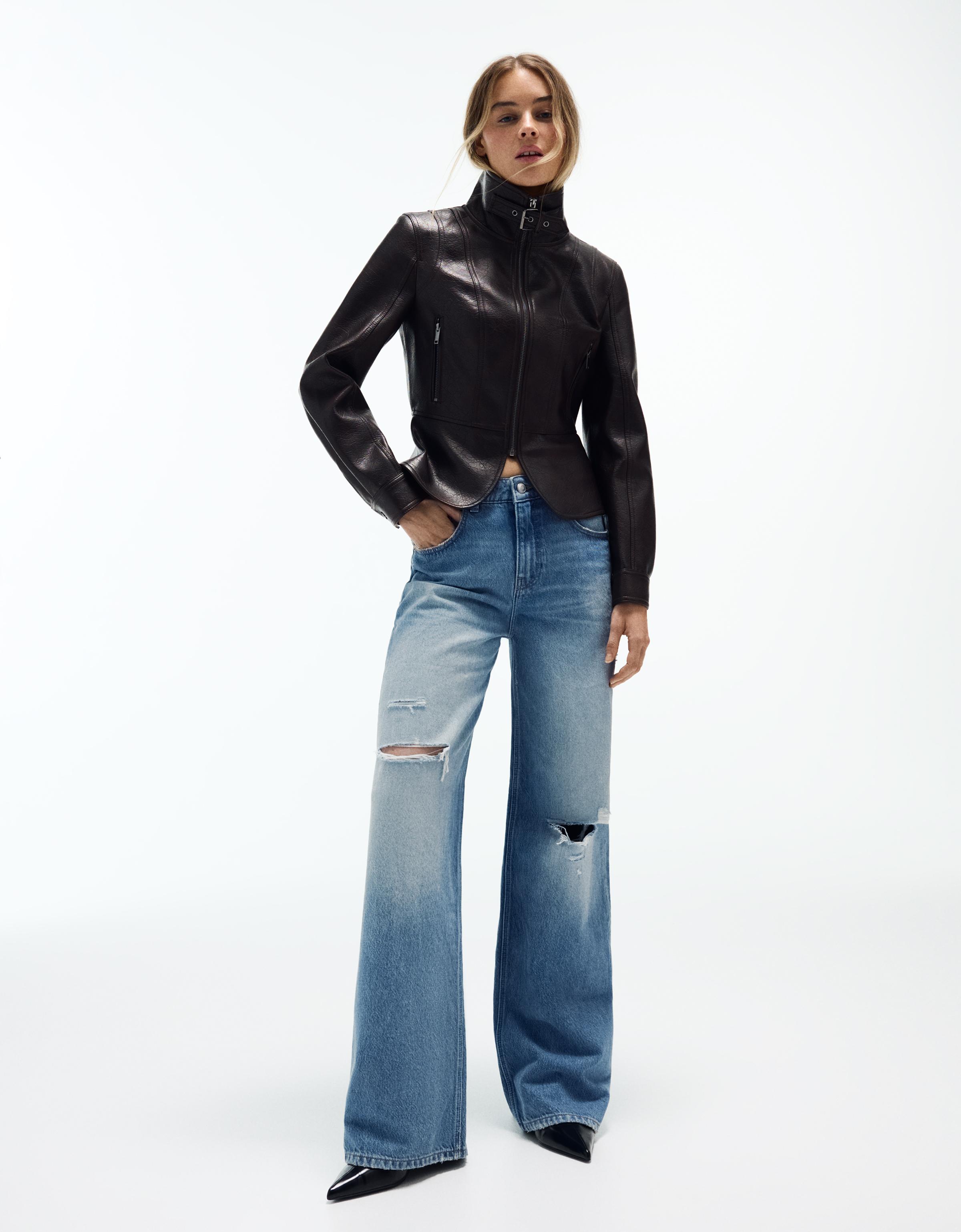 Bershka Jeansy Wide Leg Z Wysokim Stanem W Stylu Vintage Kobieta 40 Jasnoniebieski