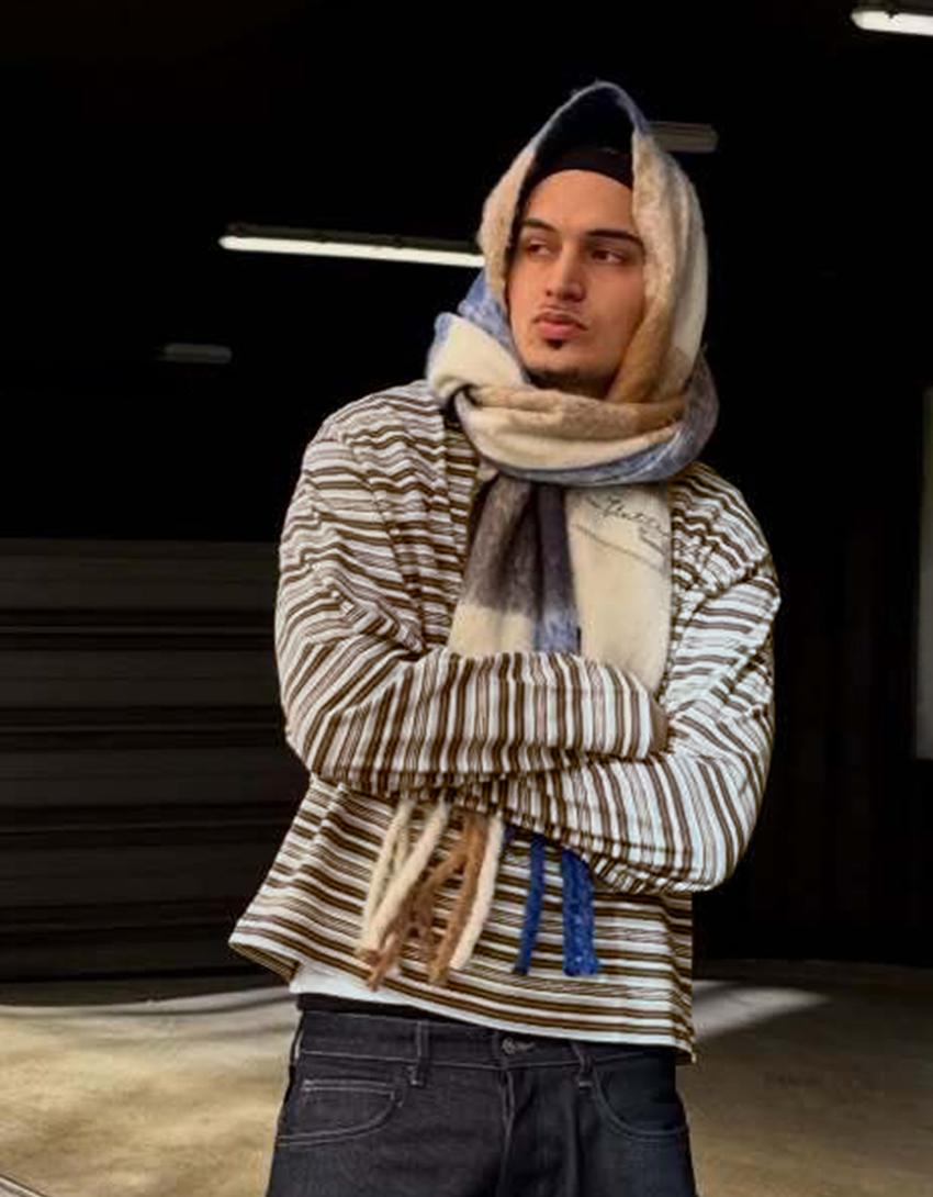 Hosszú ujjú póló retró mintával-Világoskék