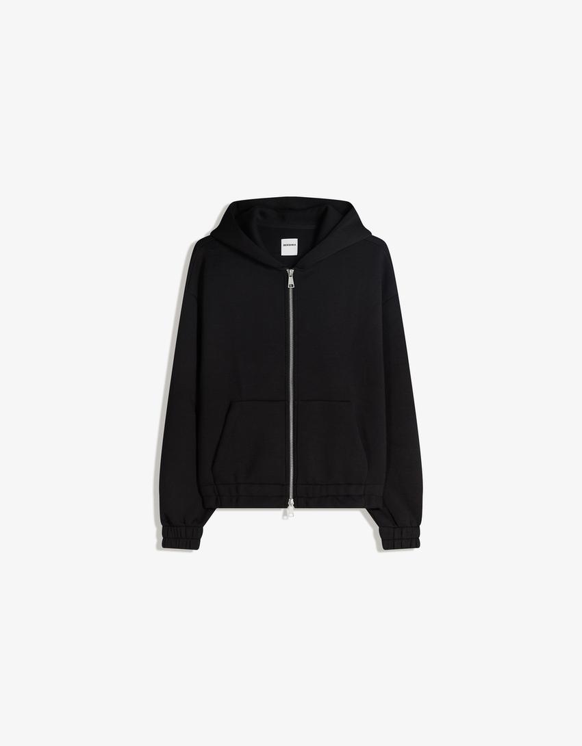 Bermuda şort ve sweatshirt takımı-Bermuda şort ve sweatshirt takımı