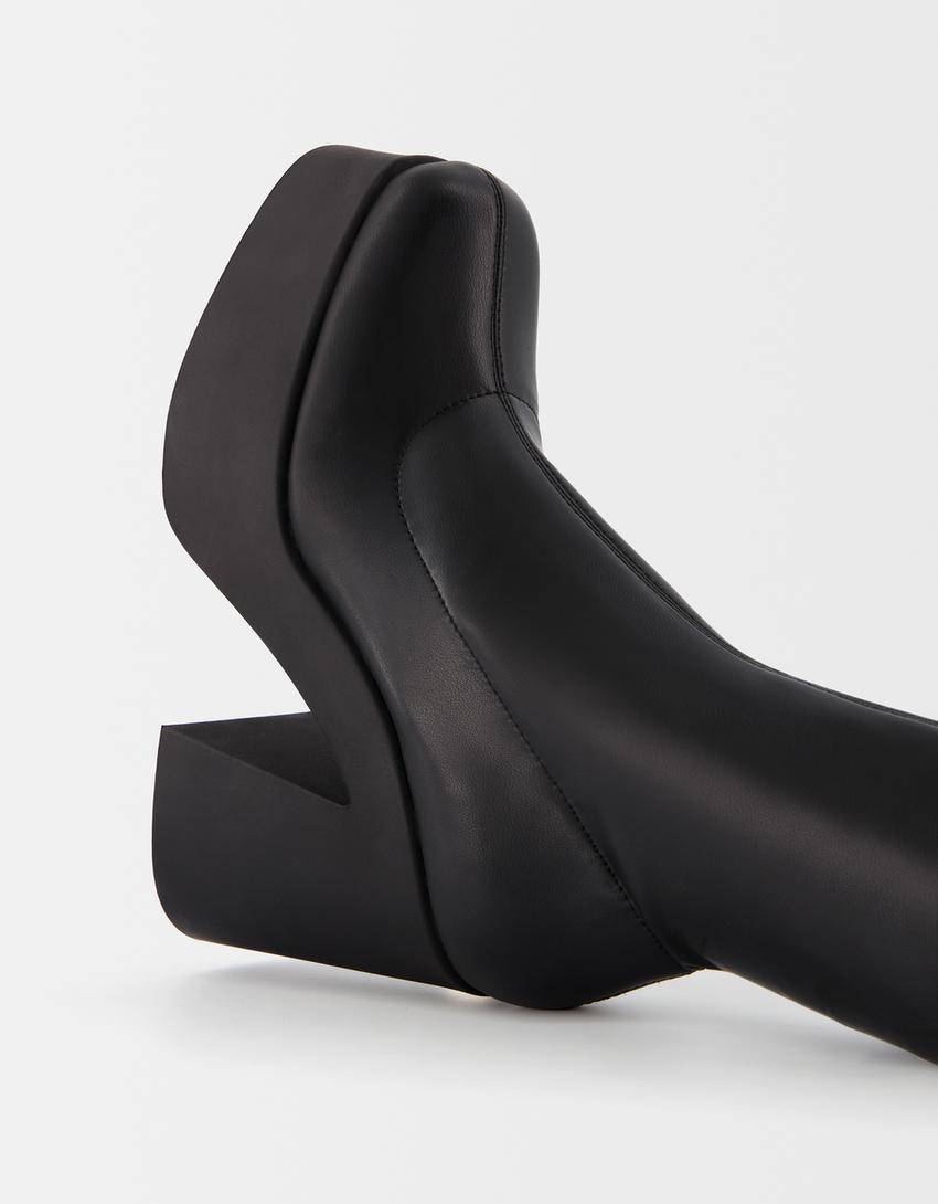 Fitted high-heel platform ankle boots-BLACK