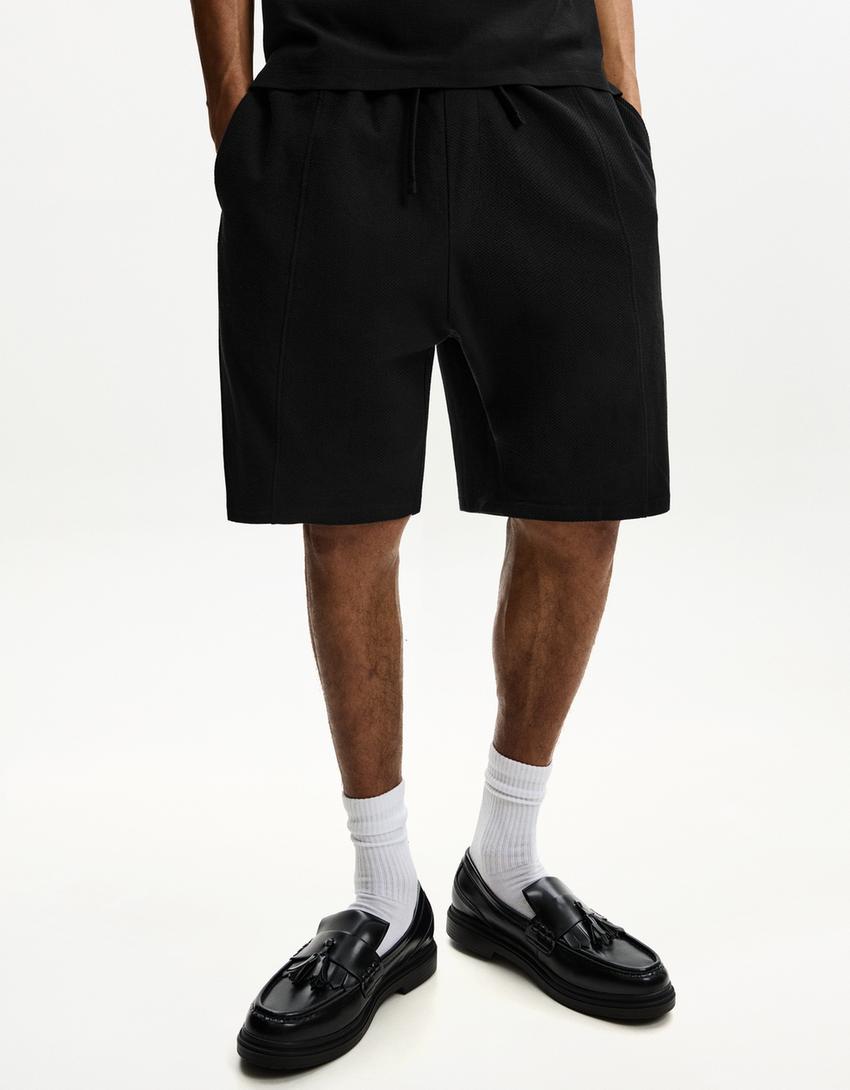 Textured Bermuda shorts-Black