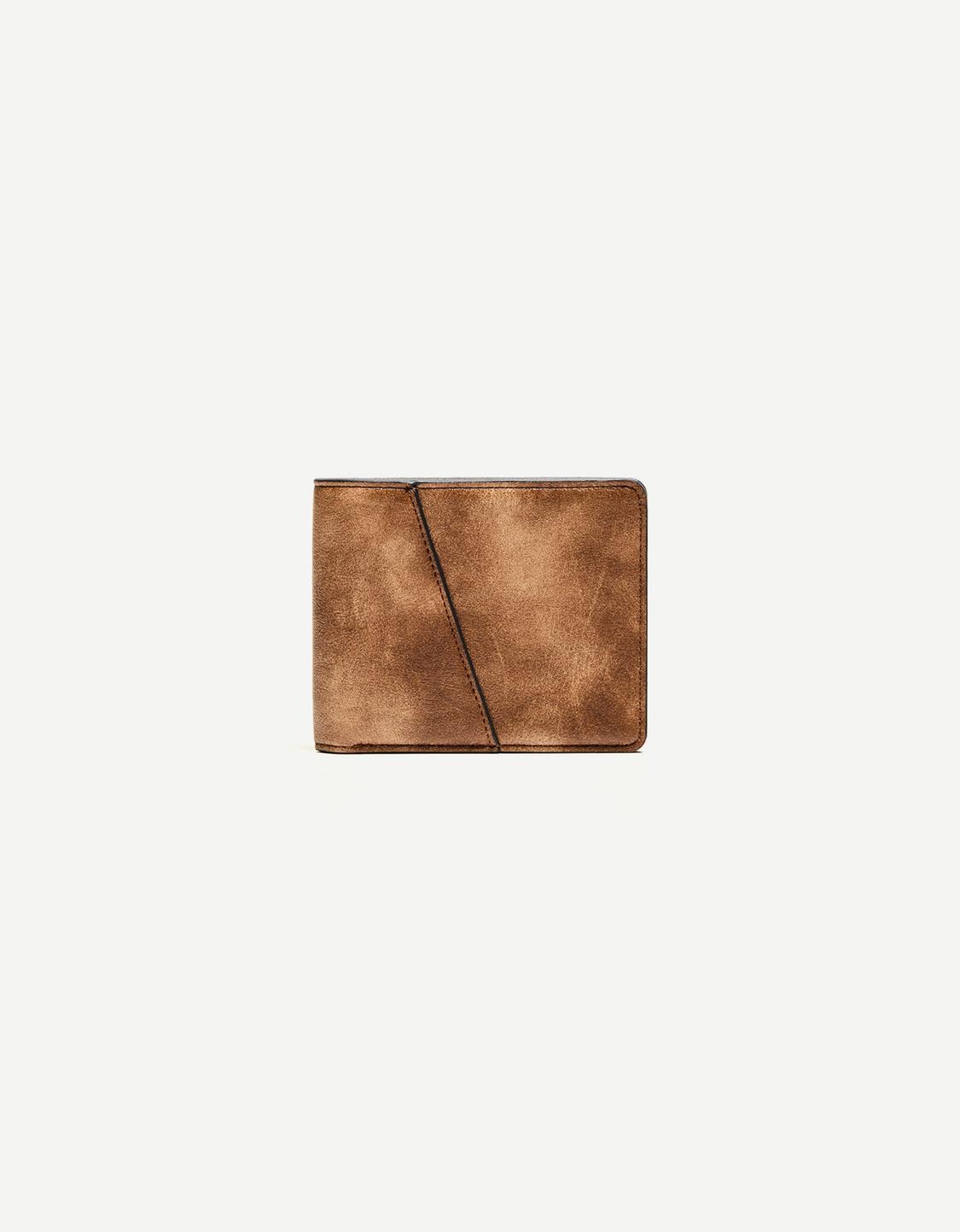 Contrasting wallet
