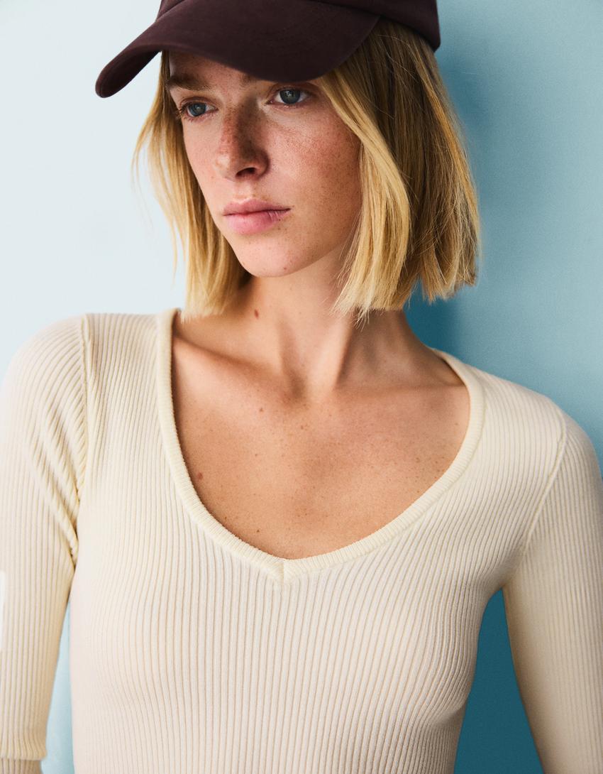 V-neck sweater-Cream
