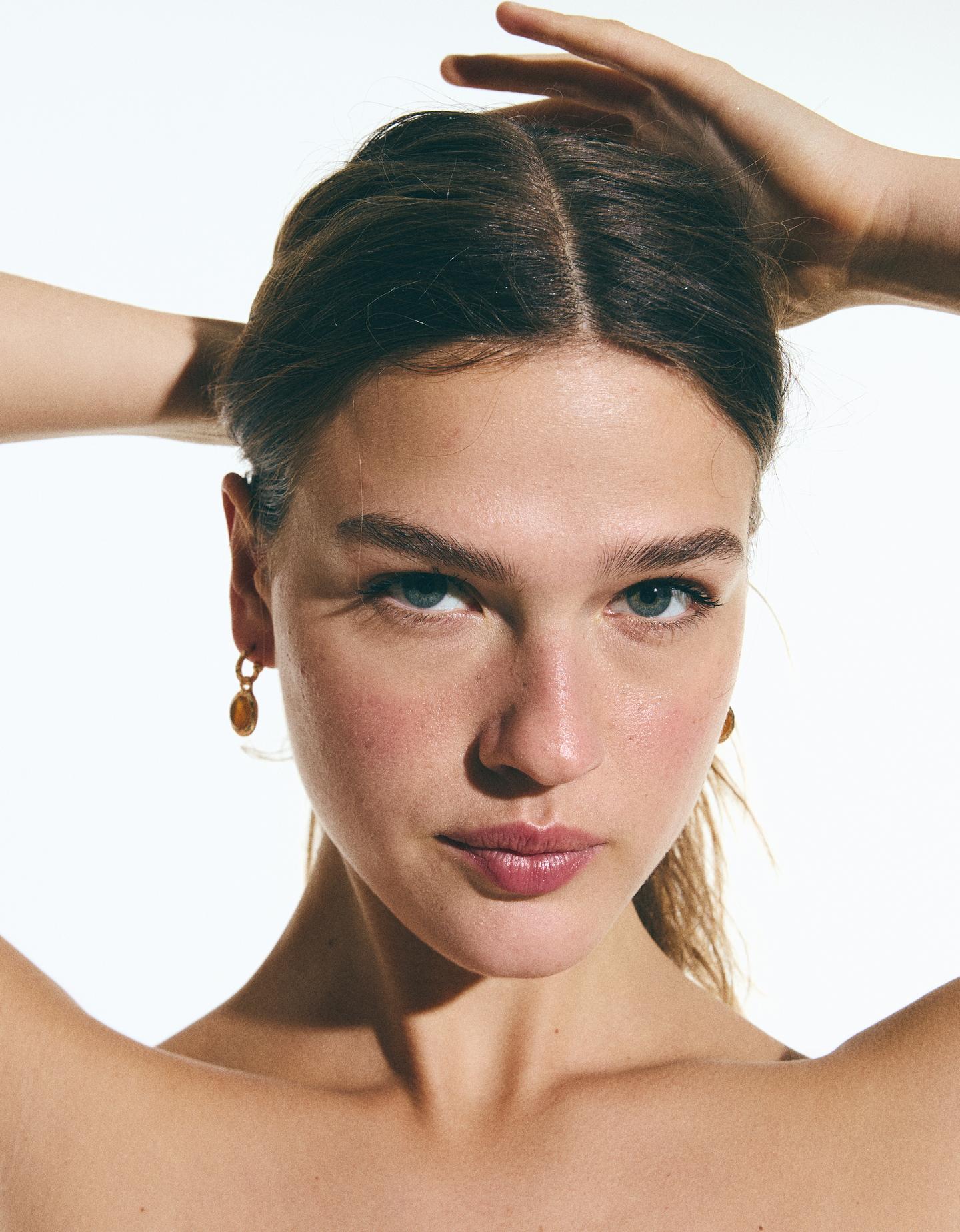 Bershka zestaw 3 kolczyków kaskadowych z kamieniami brązowy