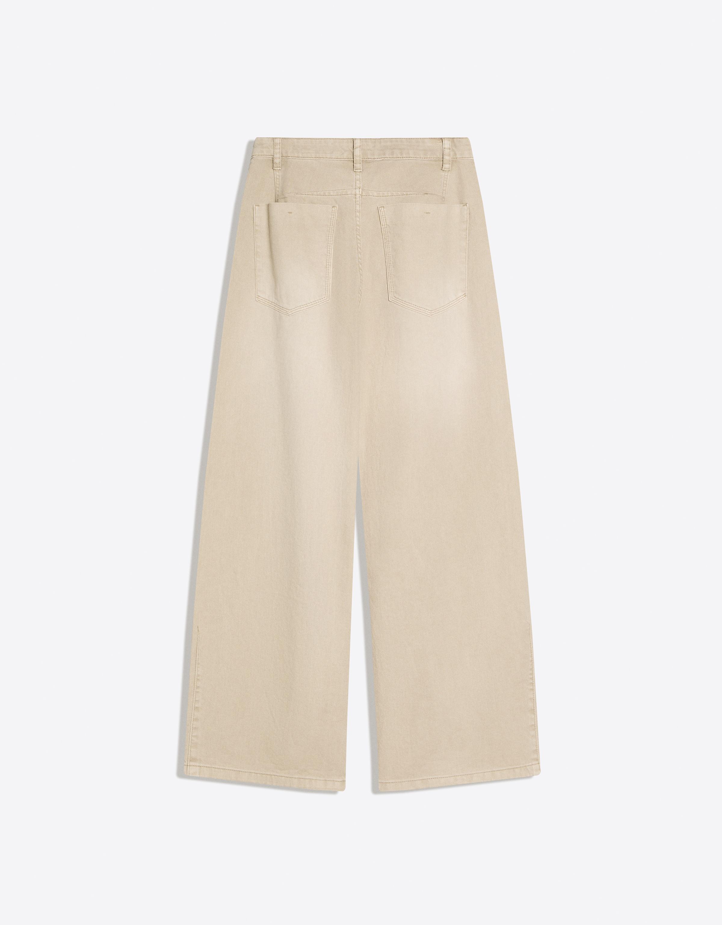 Barrel-leg trousers