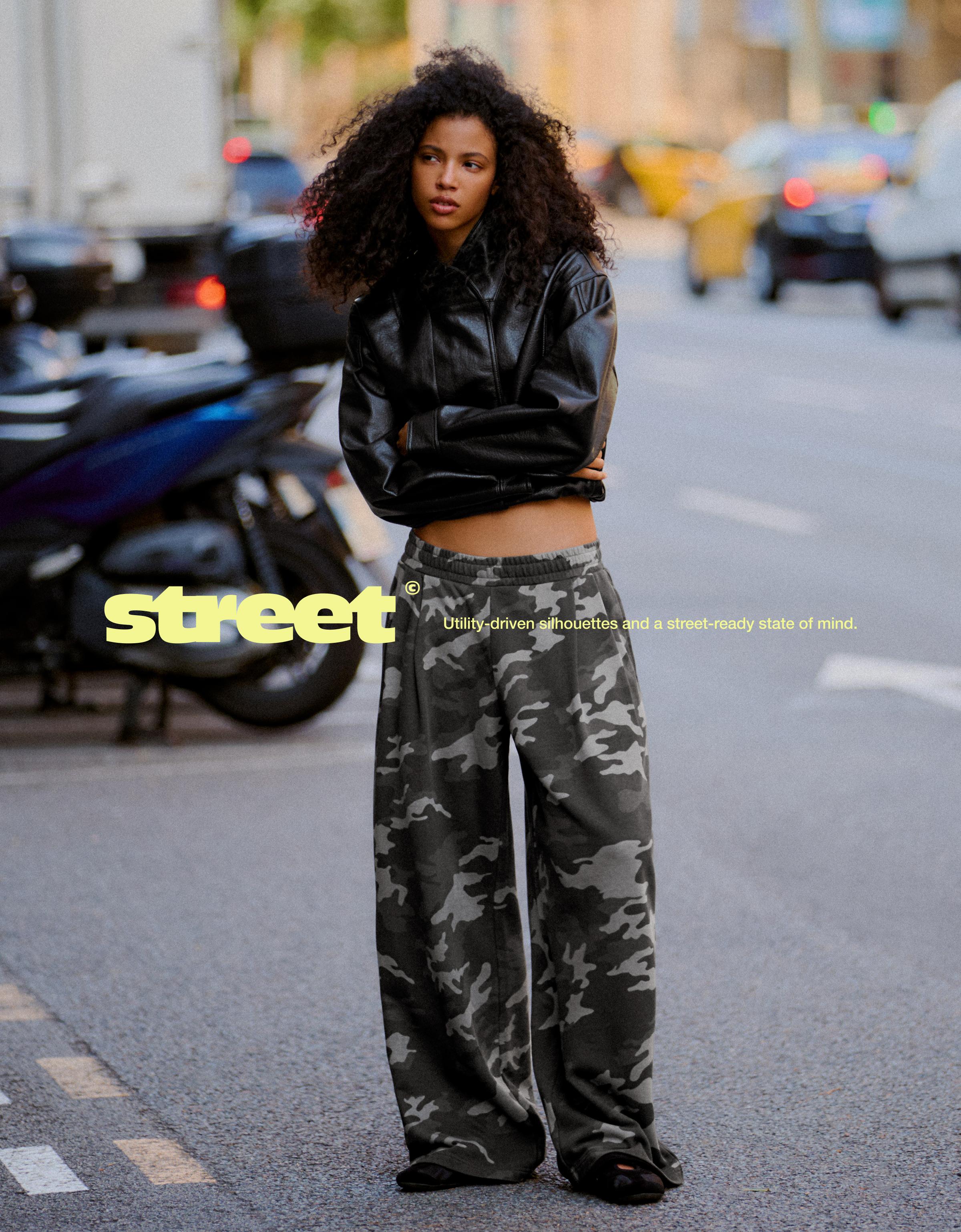Printed plush trousers — Dark grey
