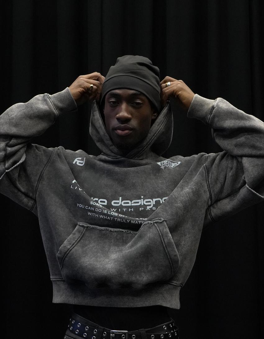 Hoodie mit Doppelärmel-Print-Grau