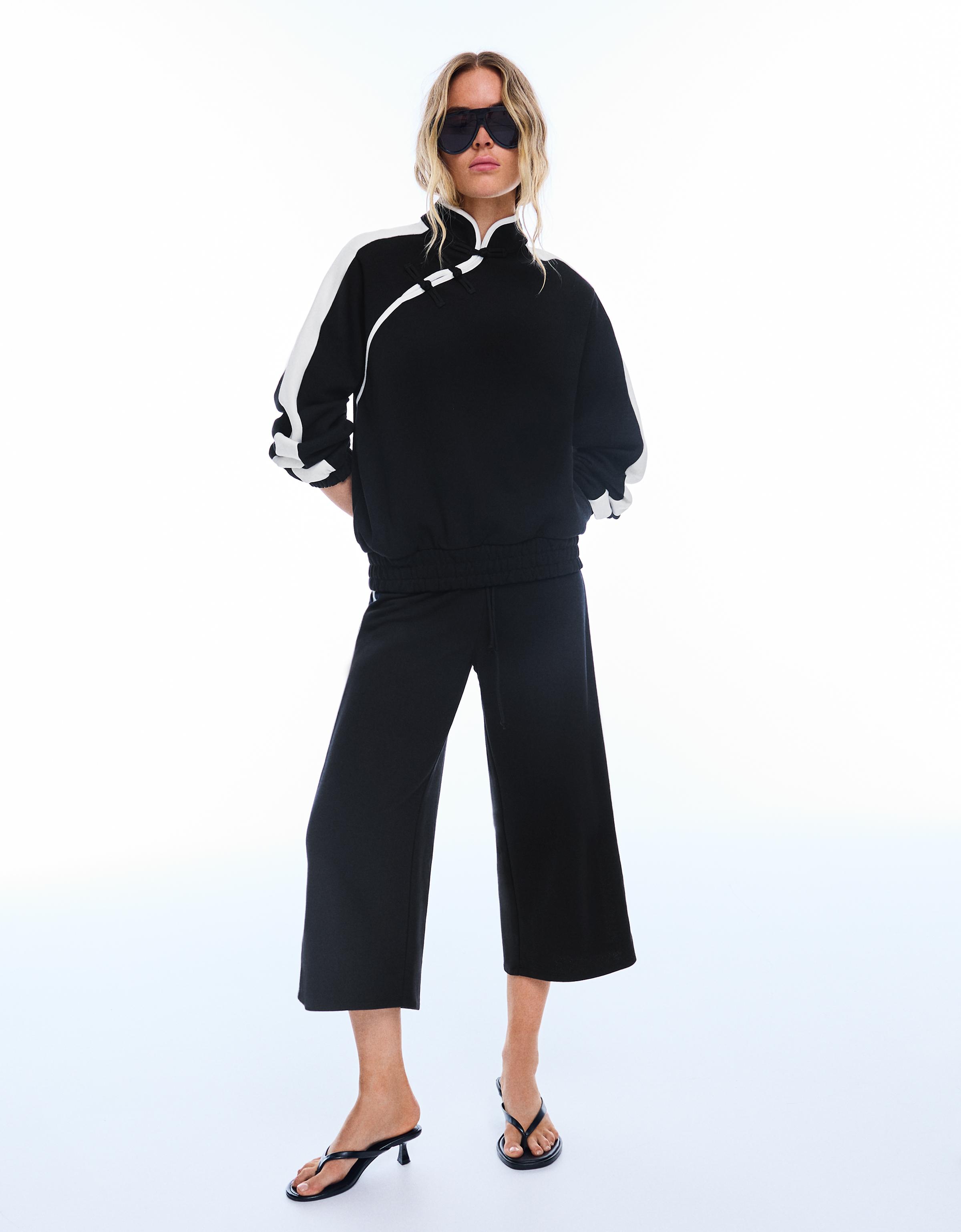 Long sleeve stand collar sweatshirt with clasps — Black
