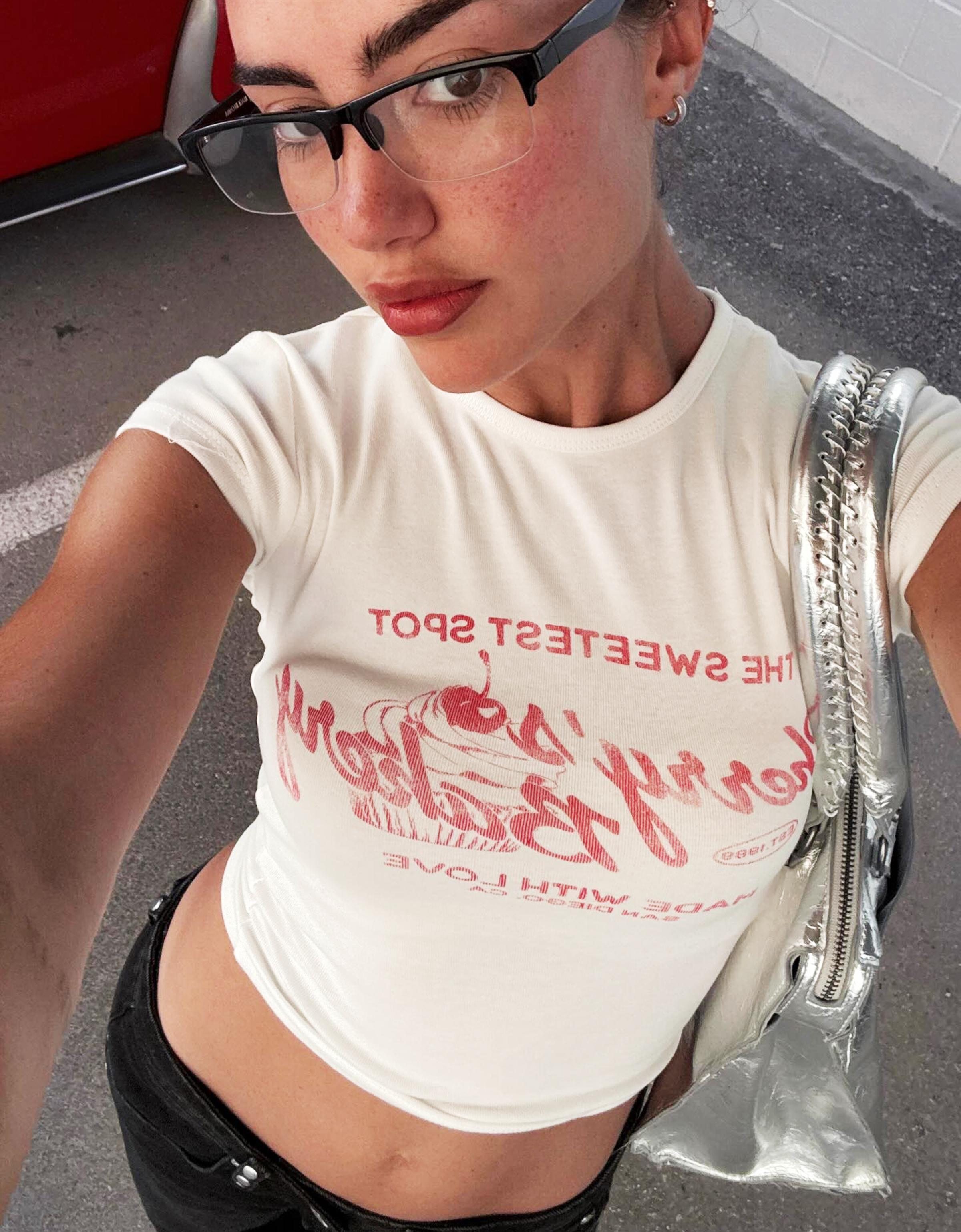 Bershka T-Shirt Mit Print Und Kurzen Ärmeln Damen L Grbrochenes Weiss