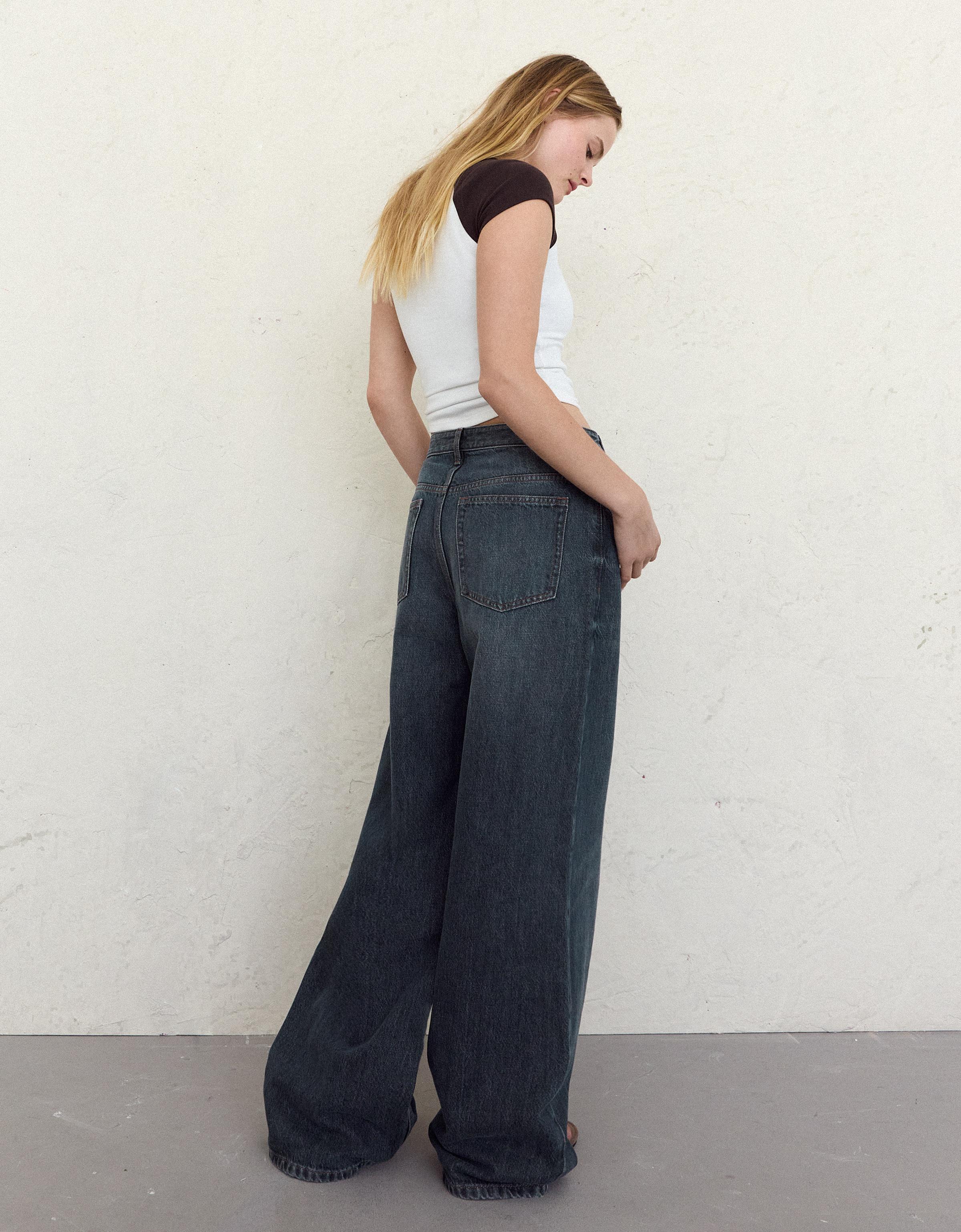 Wide leg jeans with crossover waist — Blue