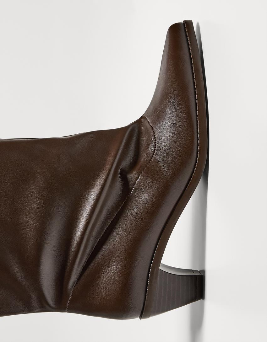 Wide-leg high-heel boots-Brown-3