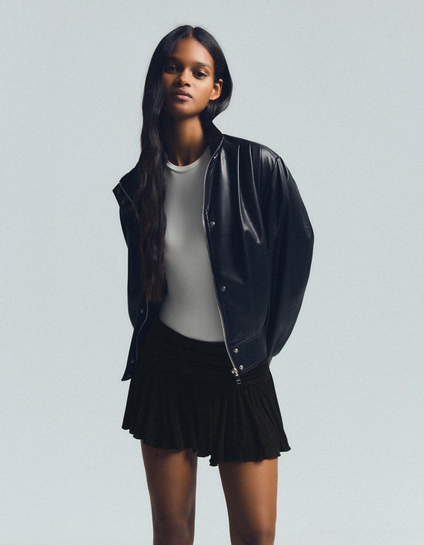 Bershka spódnica mini strukturalna z nicią metalizowaną czarny