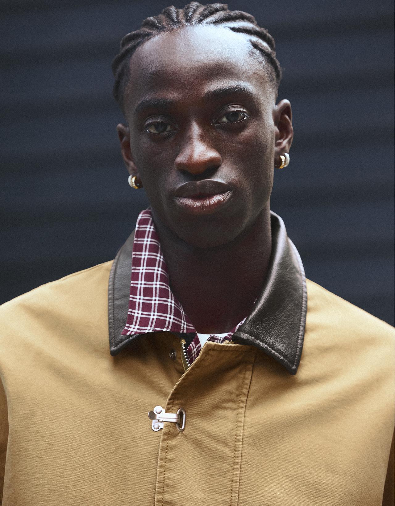 Clasp jacket with contrast collar — Camel