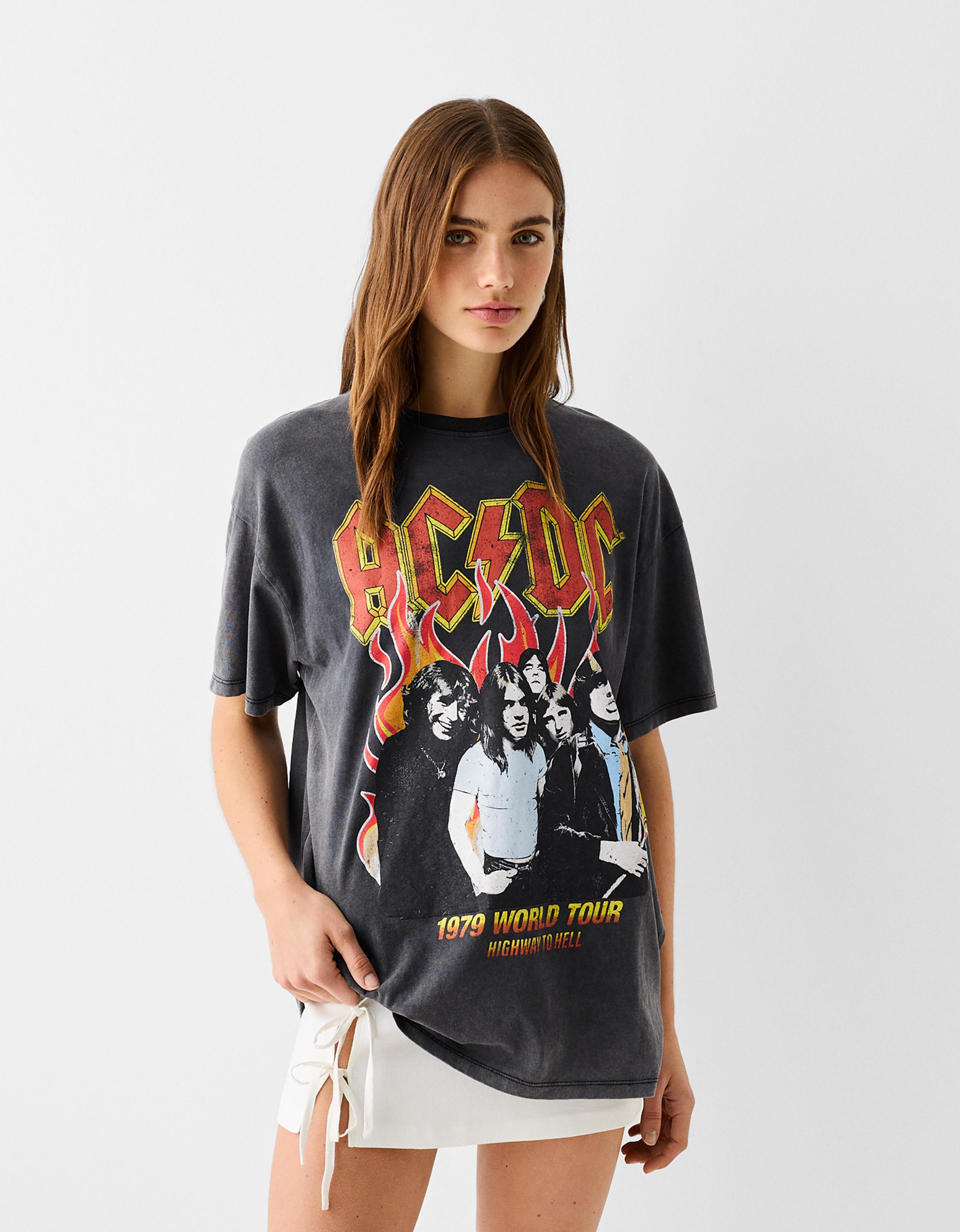 Short sleeve AC DC print T shirt Women Bershka