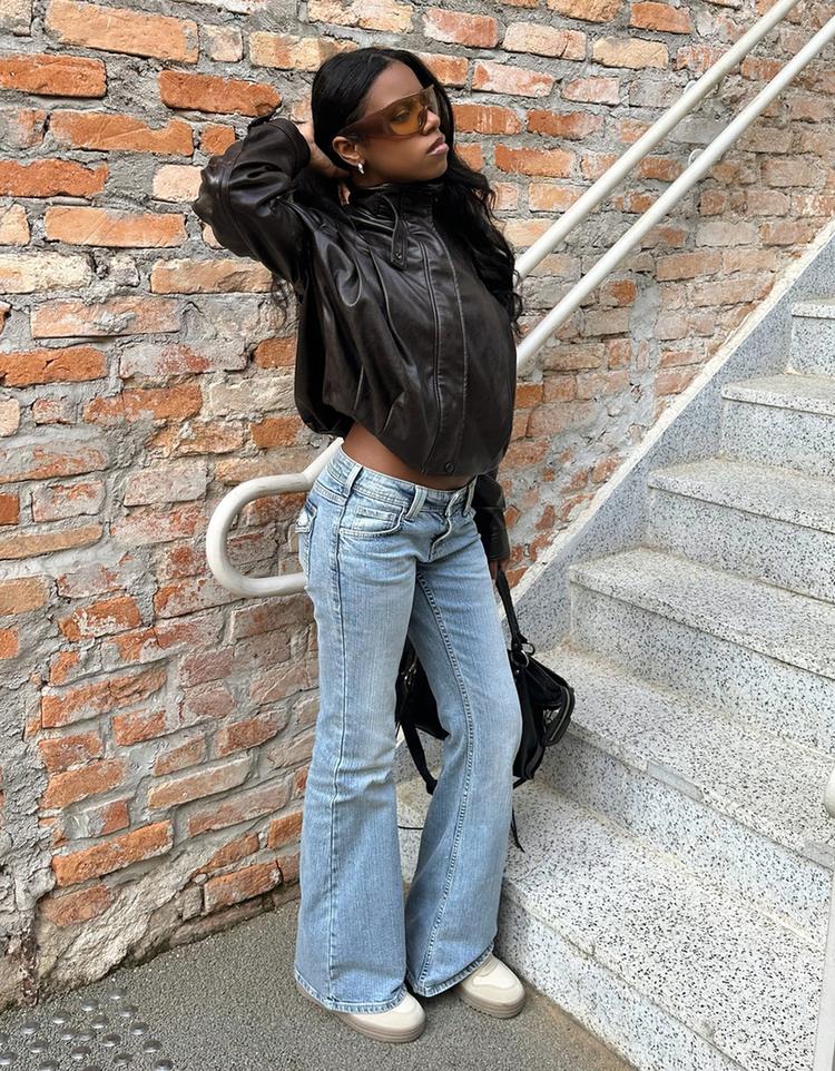 Chicas-Leather Look