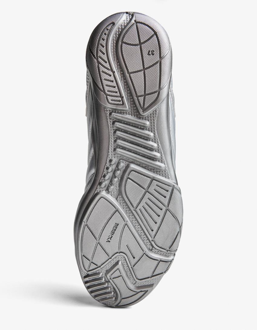 Football trainers-Grey