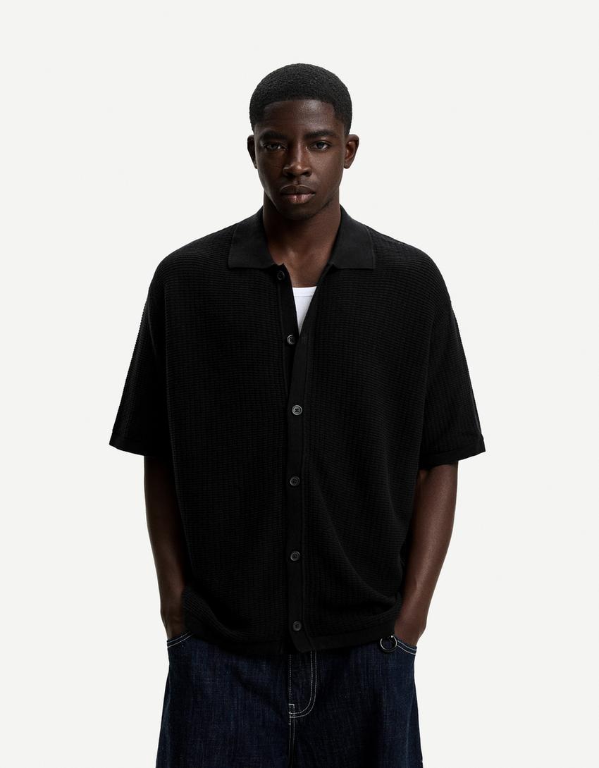 Textured short sleeve shirt-Black
