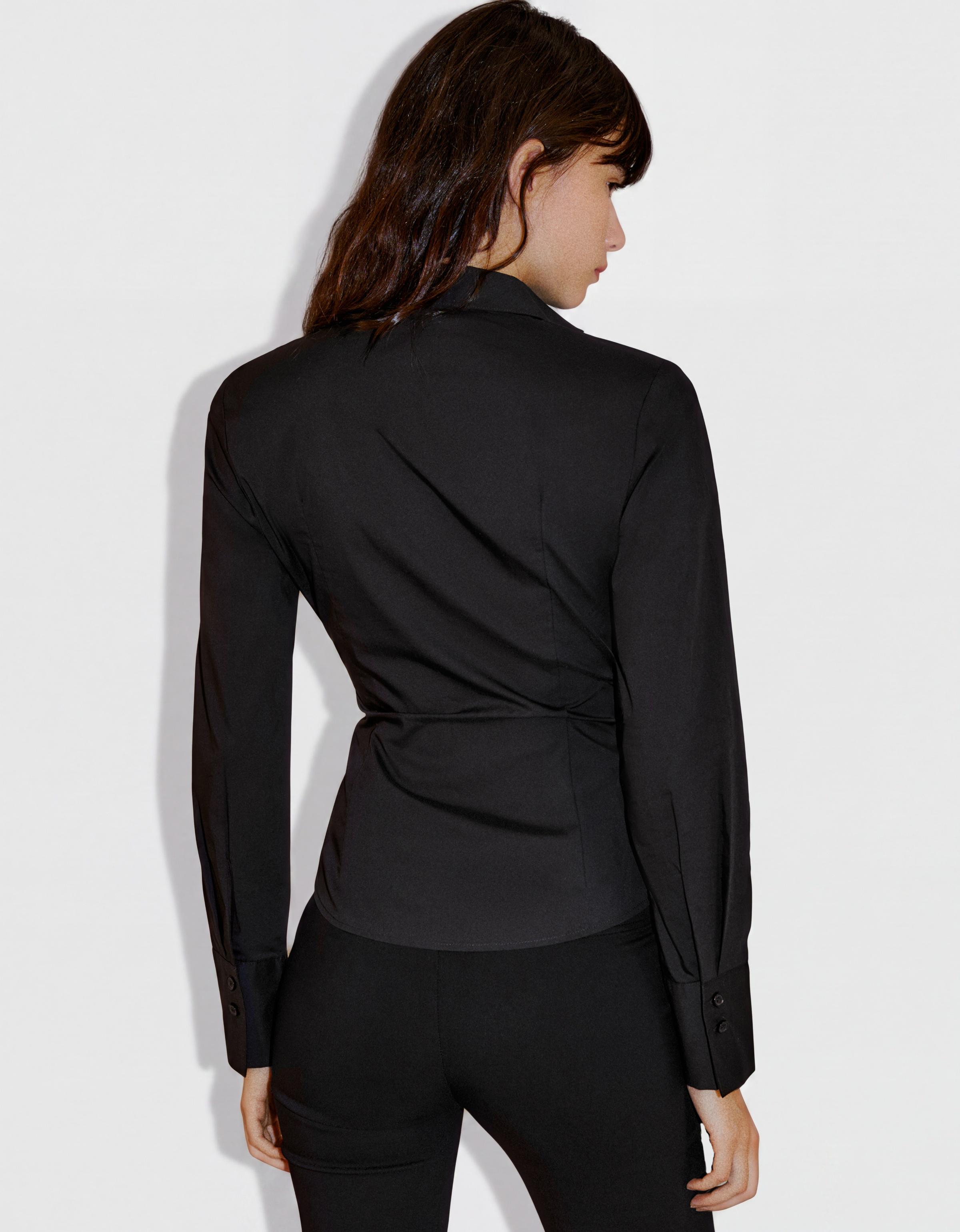 Fitted long-sleeved shirt — Black