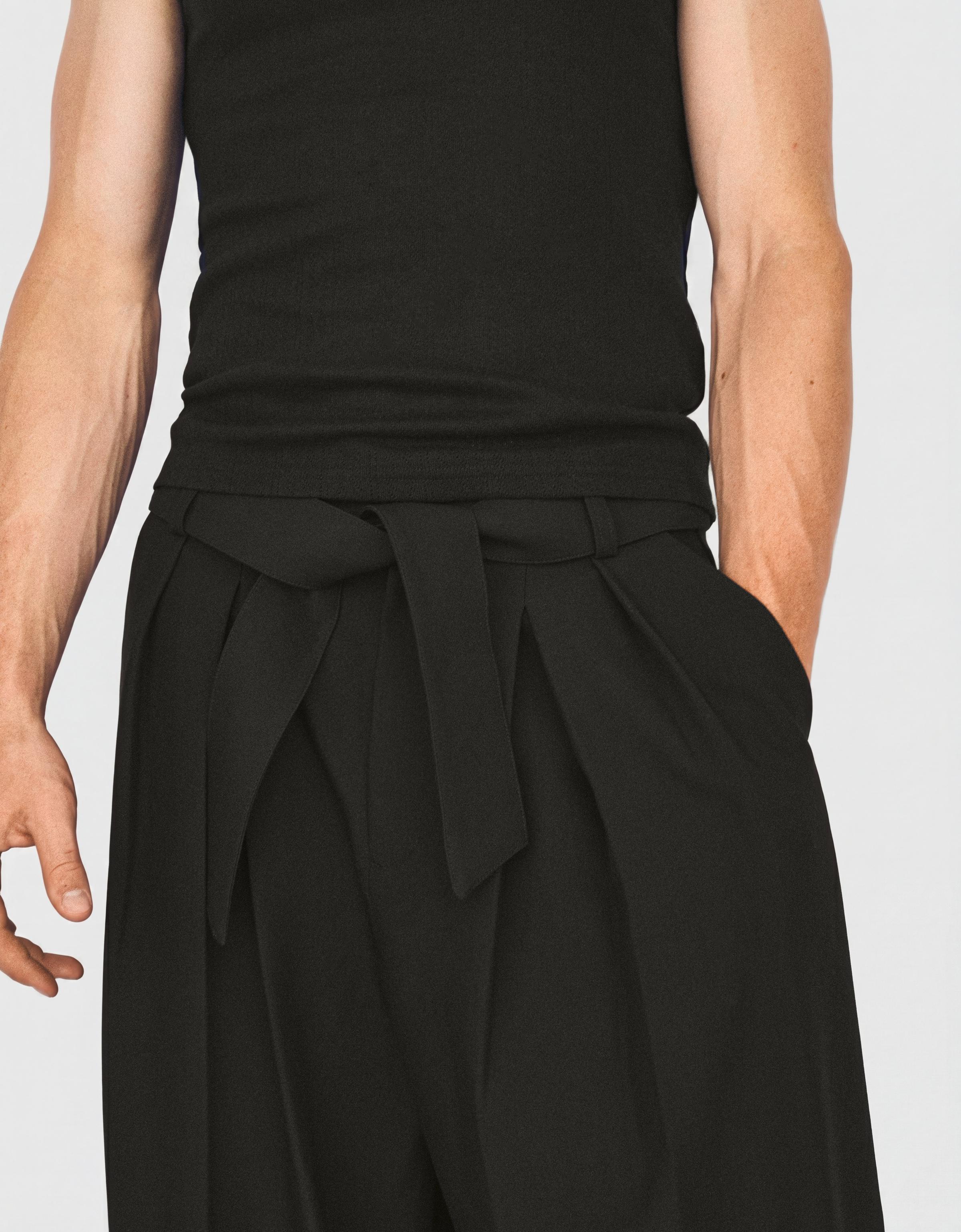 Barrel-leg trousers with darts and belt — Black