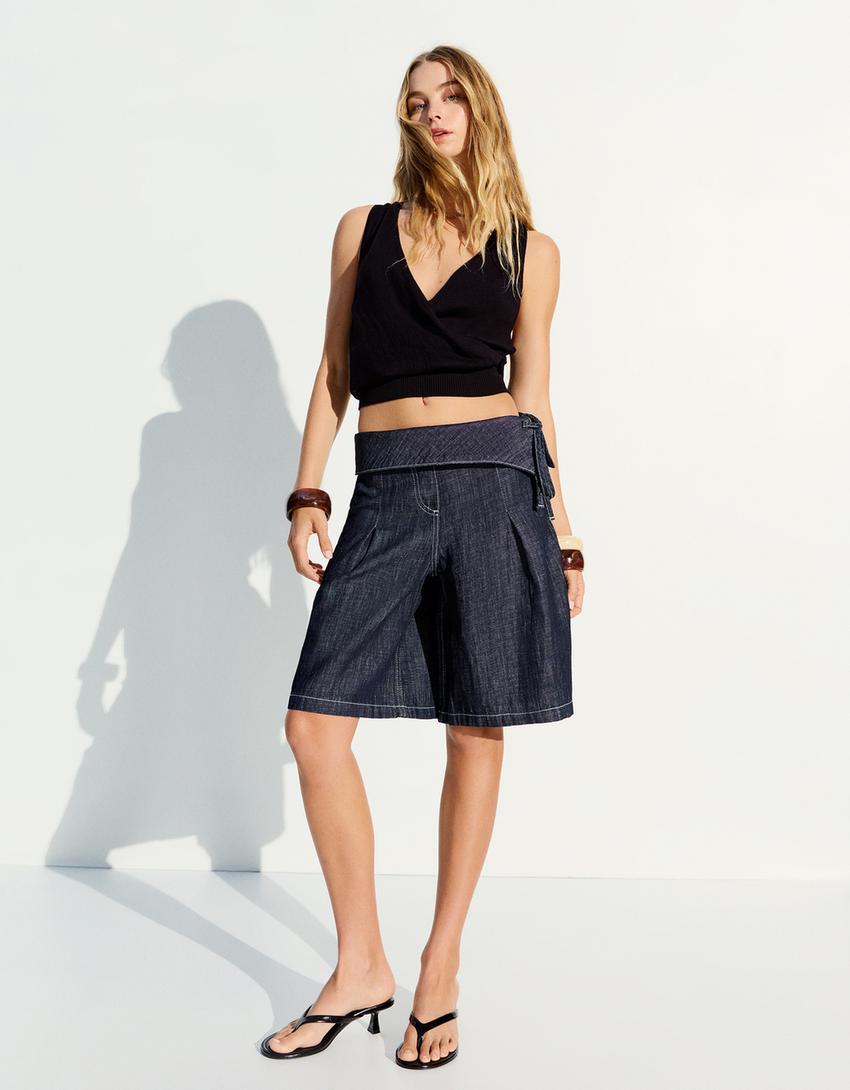 Crossover top with sash-Black