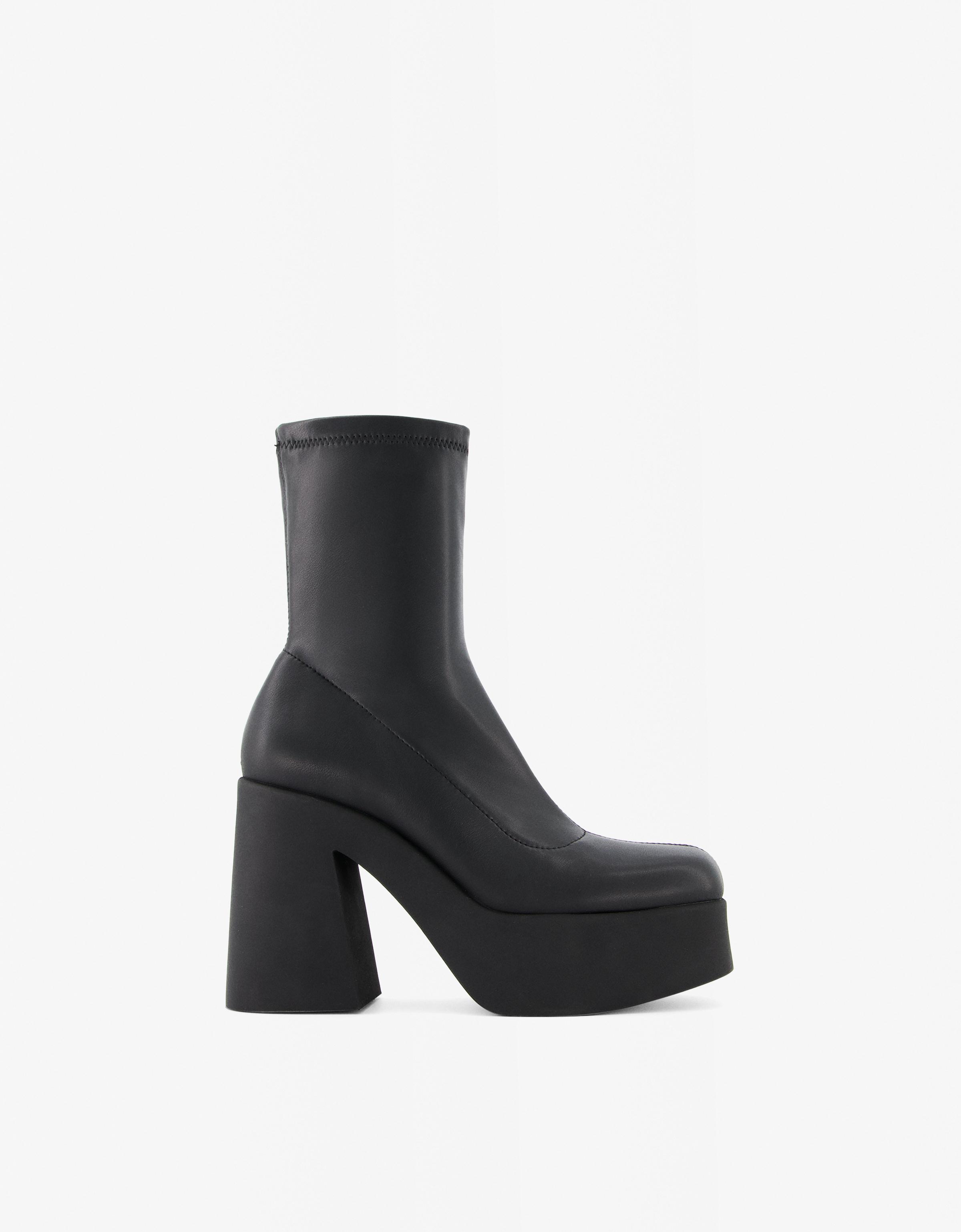 Bershka Plateau-Stiefeletten Mit Absatz, Körpernah Geschnitten Damen 35 Schwarz