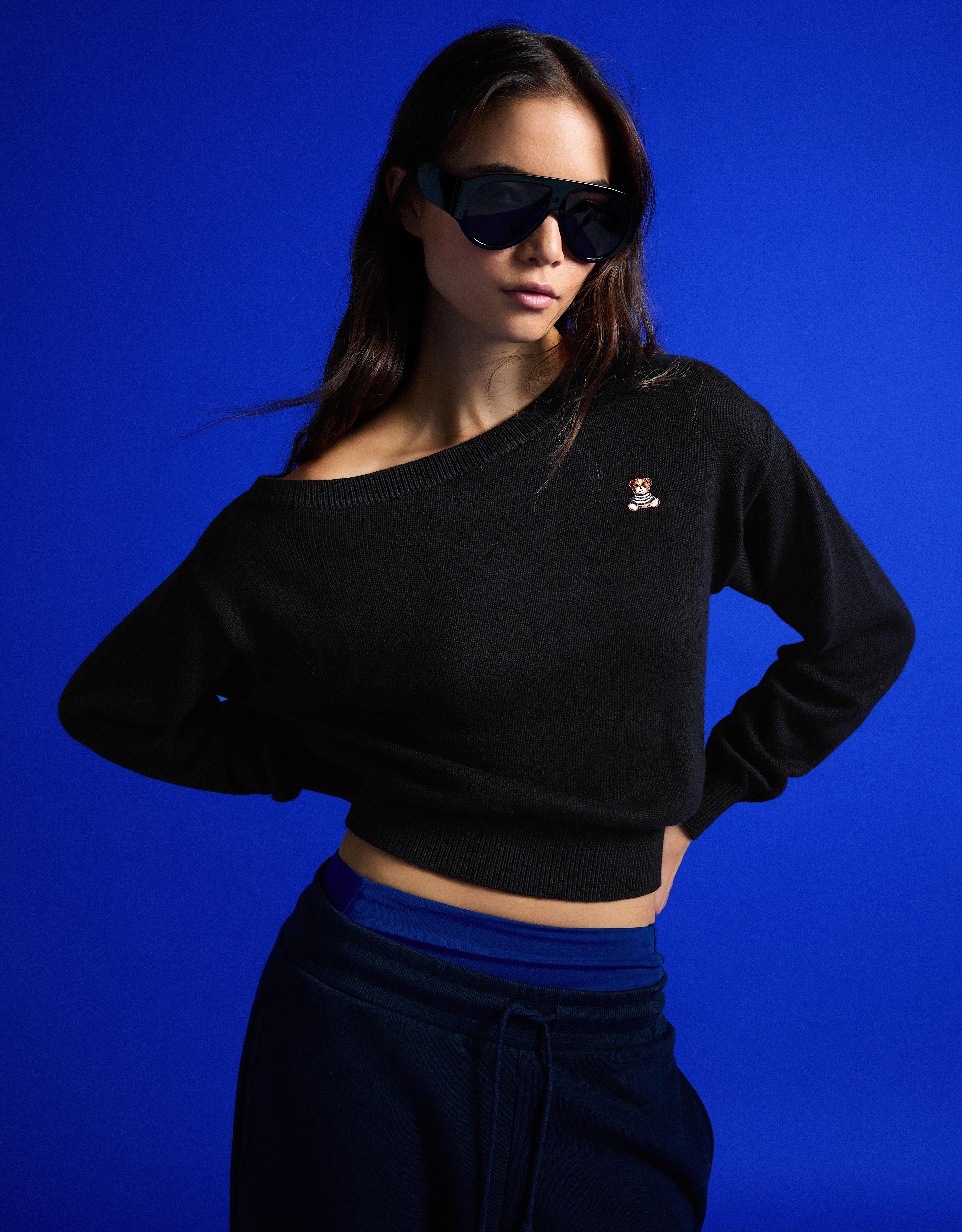 Bear embroidered boat neck jumper — Black