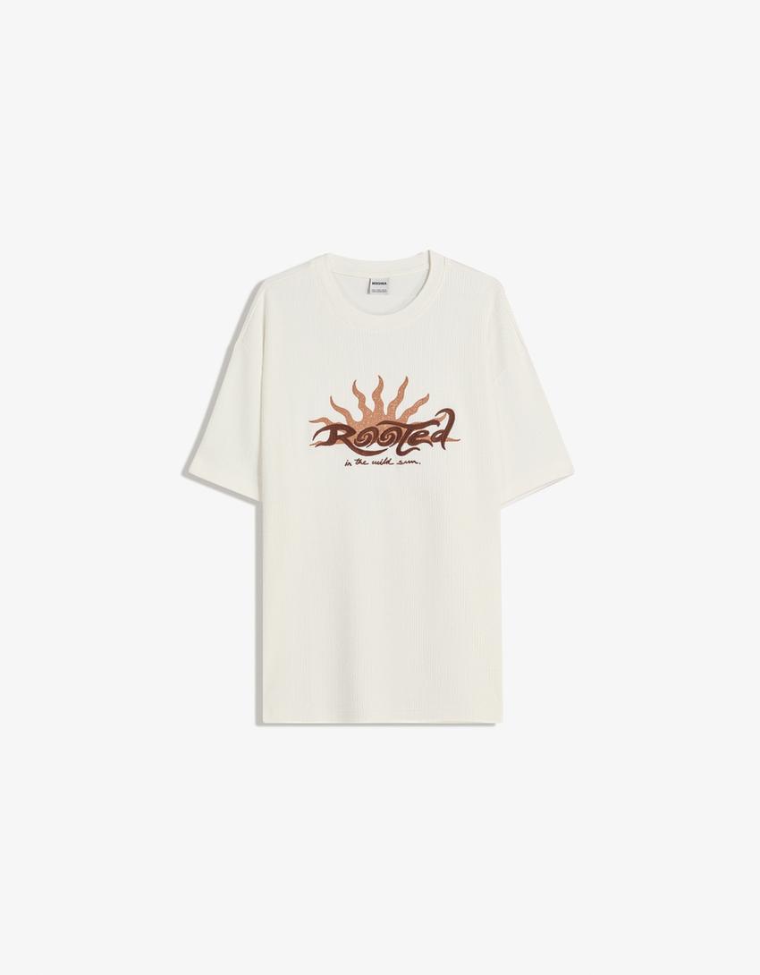 Textured short sleeve embroidered T-shirt-Off white