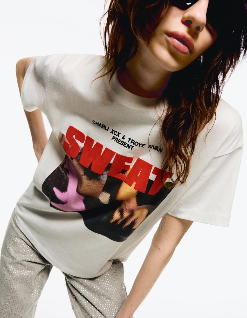 T-Shirt Sweat Charli xcx & Troye Sivan mit kurzen Ärmeln-Weiss-0