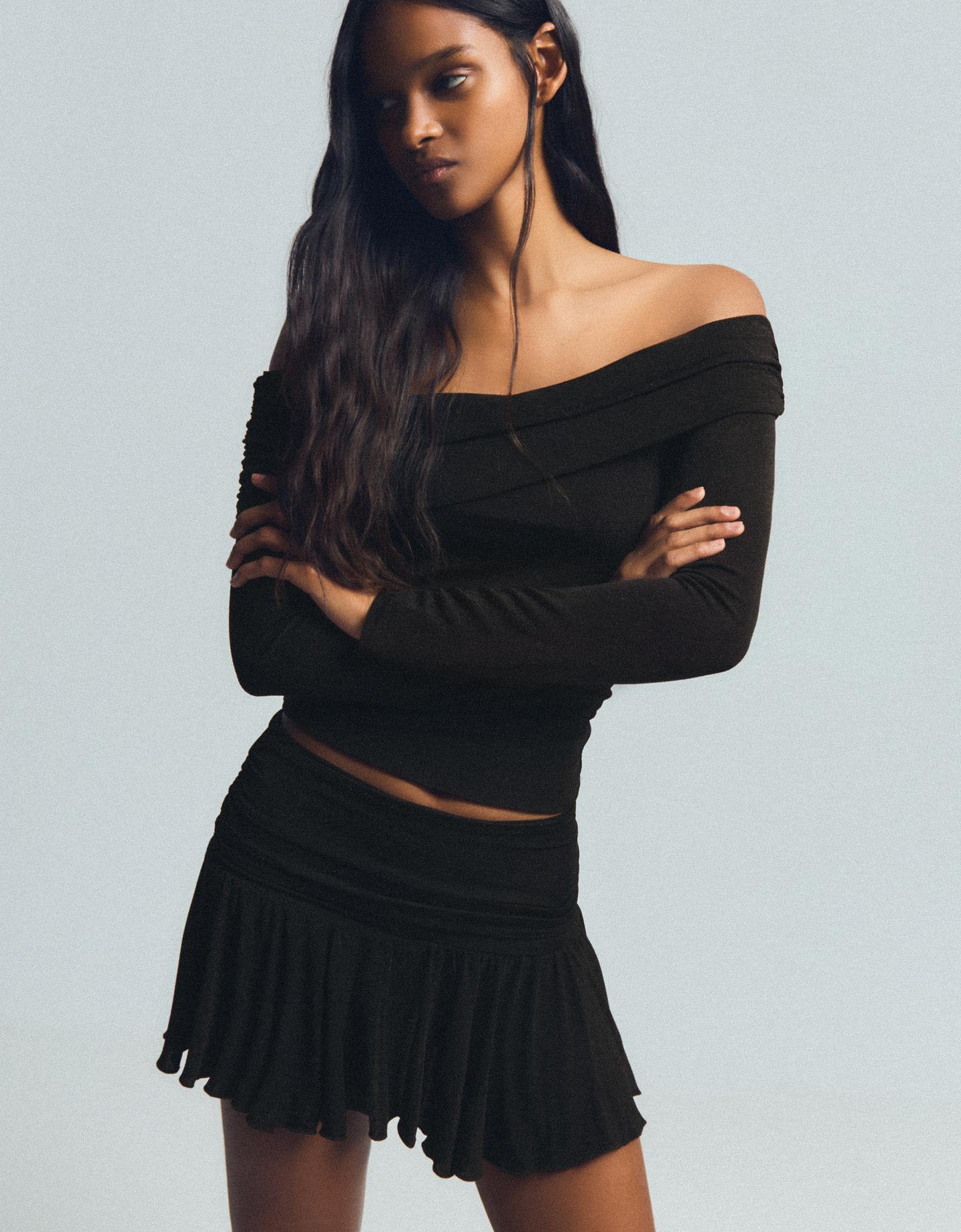 Bershka spódnica mini strukturalna z nicią metalizowaną czarny