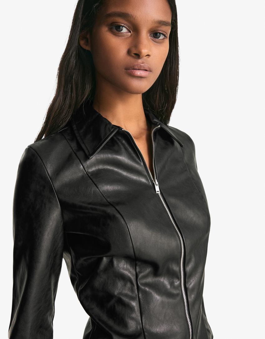 Camisa cremallera entallada efecto piel-Negro
