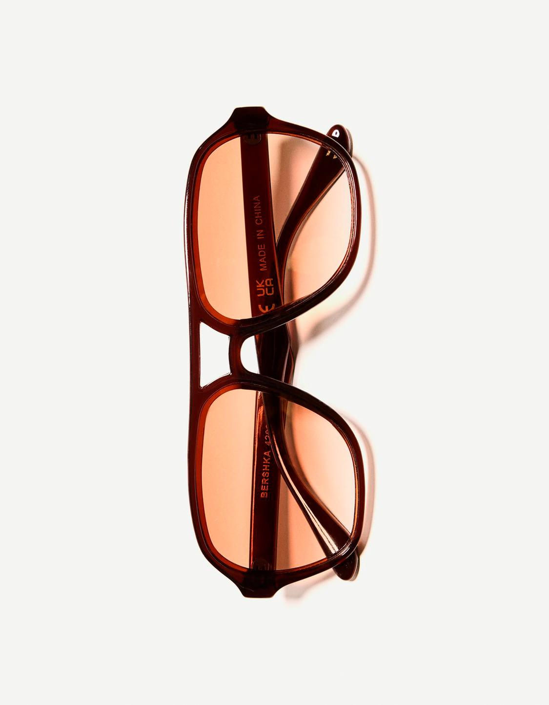 Retro-style sunglasses