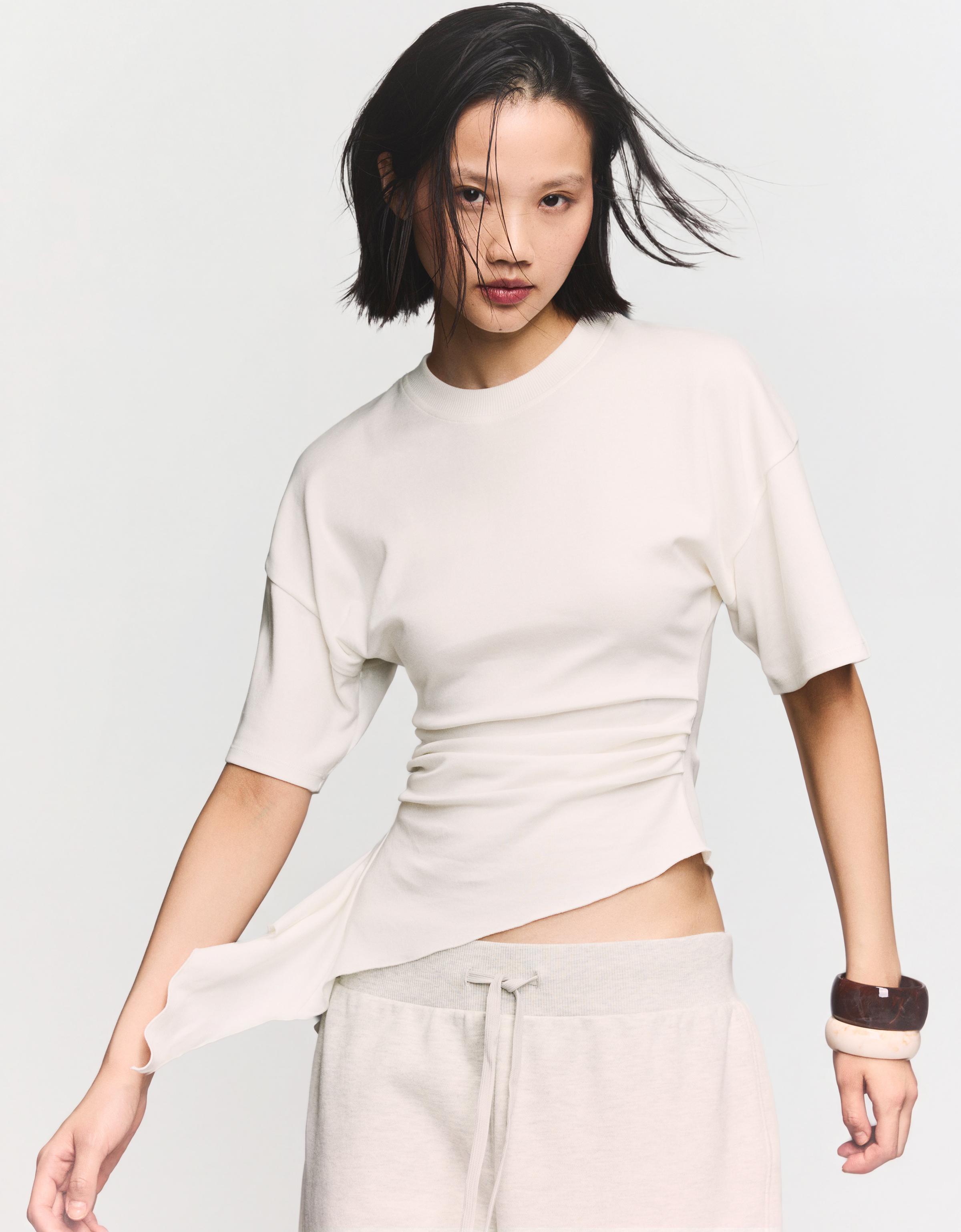 Kısa kollu büzgülü tişört - Görsel 61