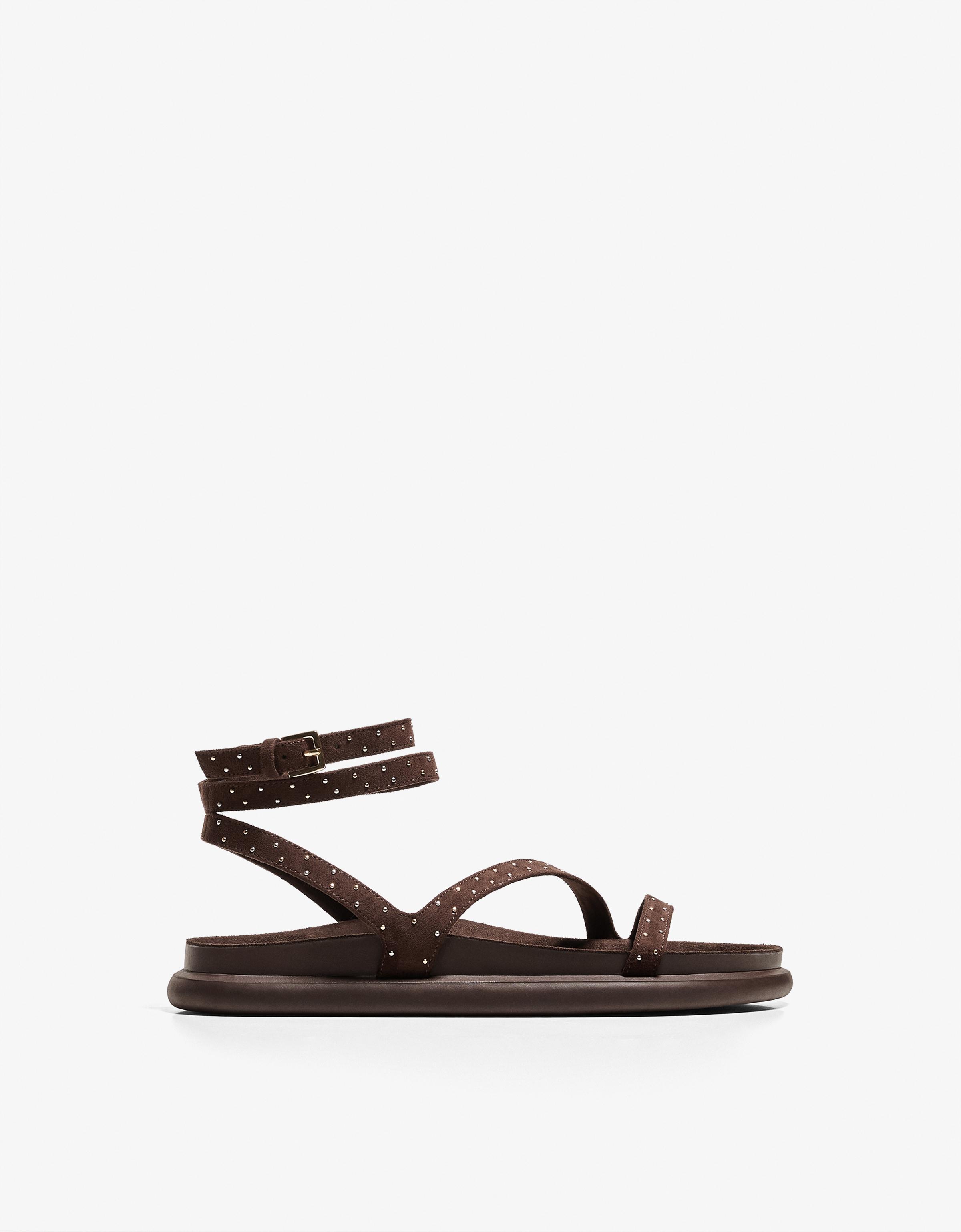 Bershka Flache Sandalen Mit Nieten Damen 36 Camel