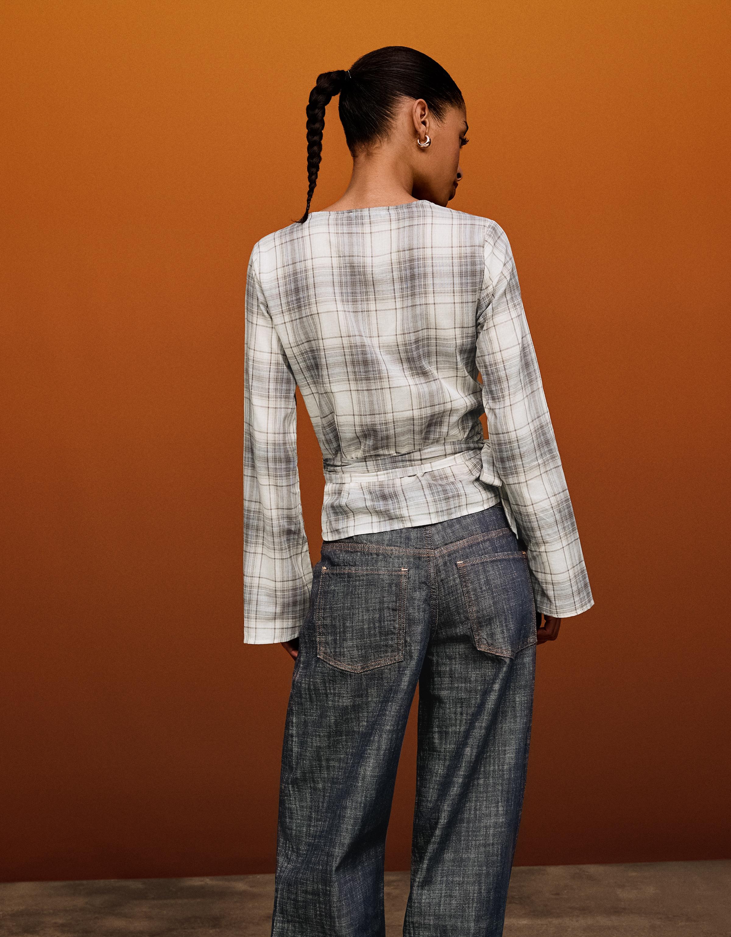 Kruvaze desenli bluz - Görsel 6