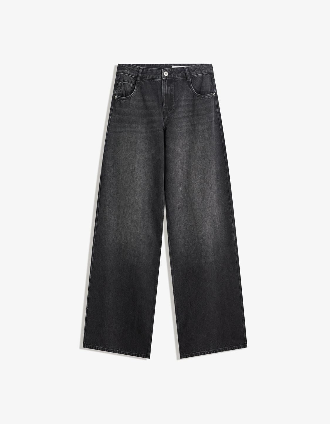 Wide-leg low-waist jeans